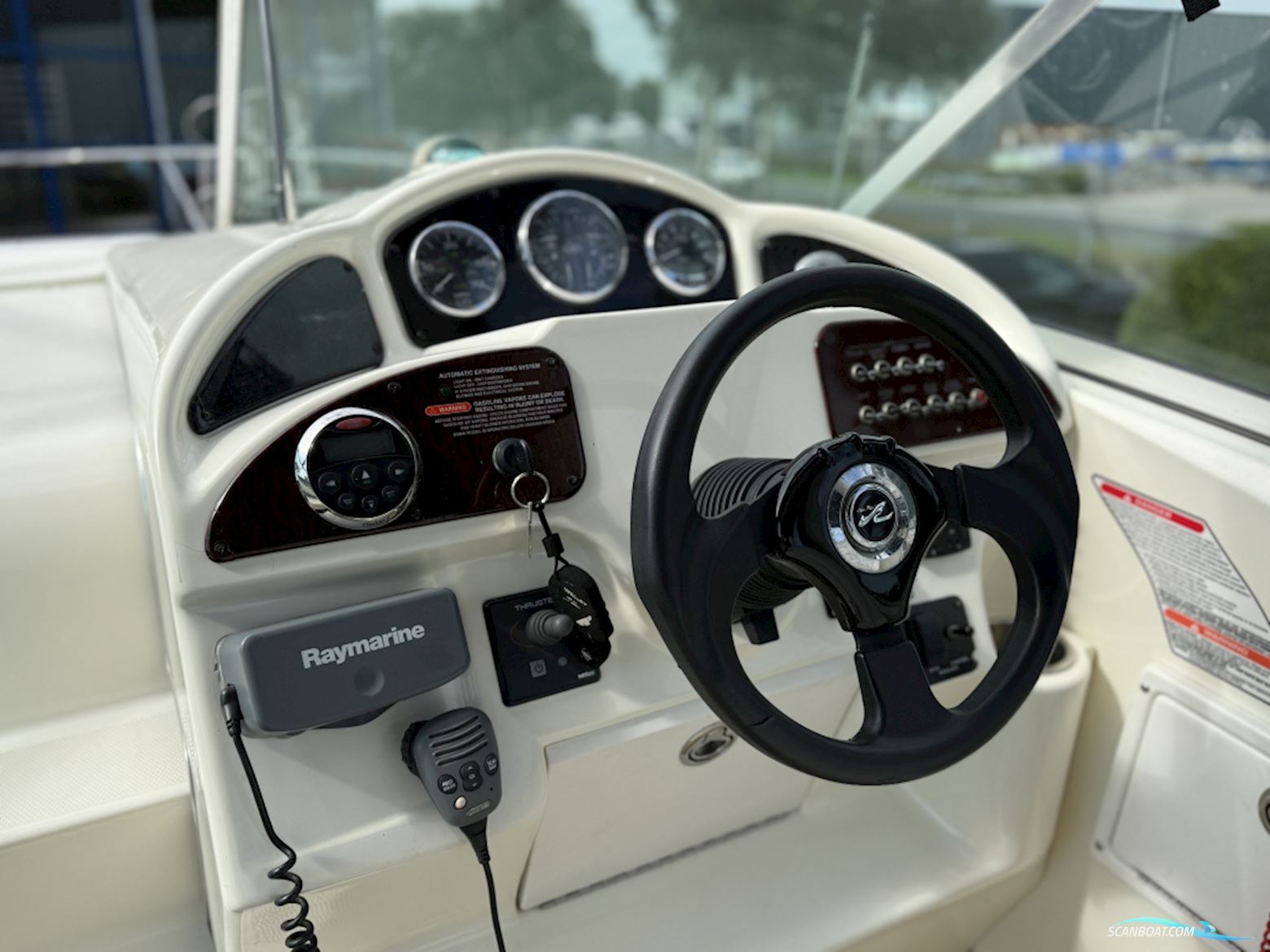 Searay Sundancer 275