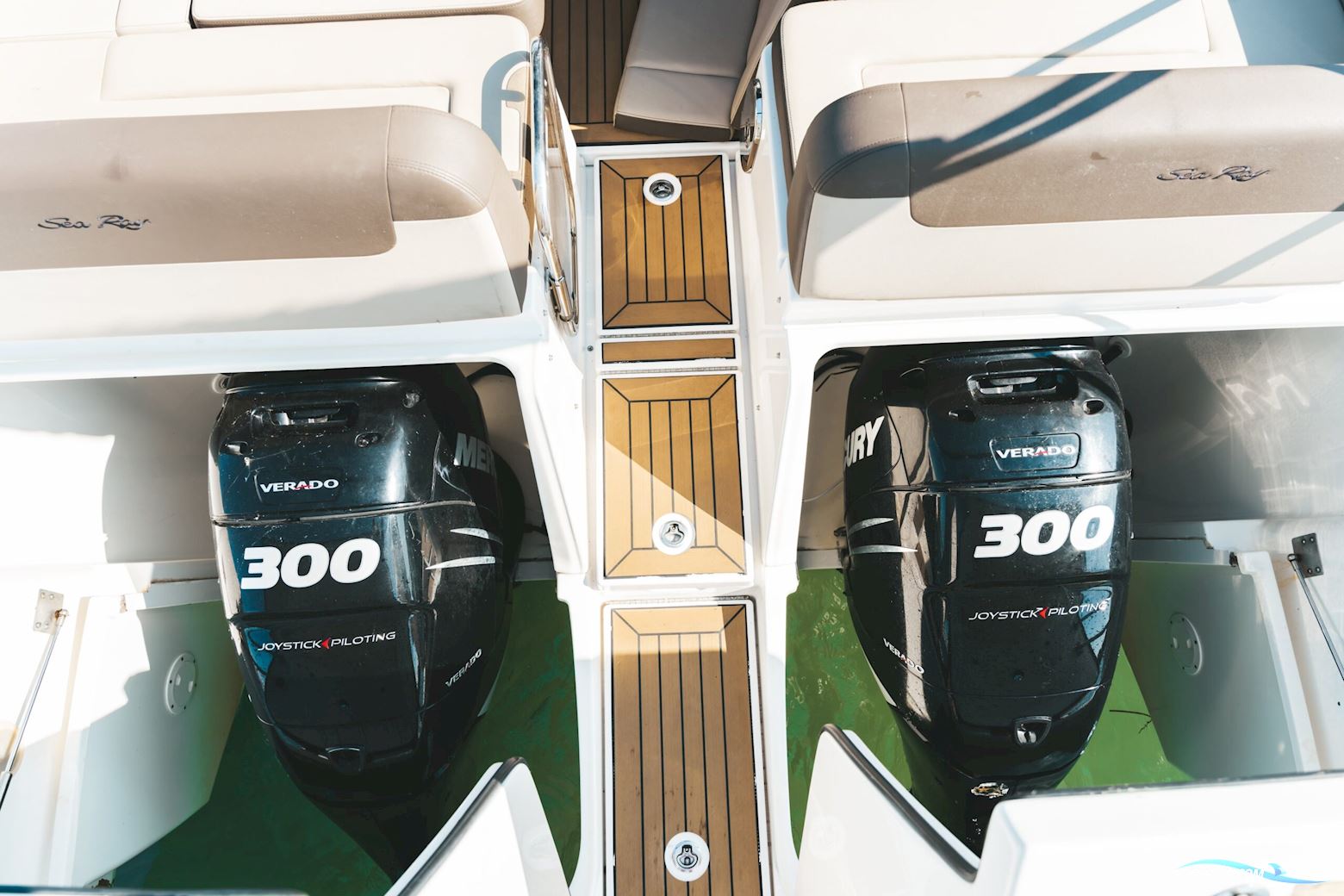Searay Venture 370
