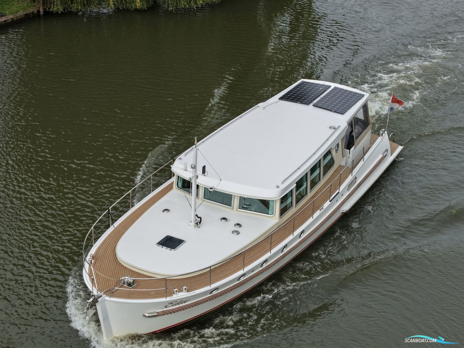 Serious Yachts Gently Low Bridge 45 Sedan