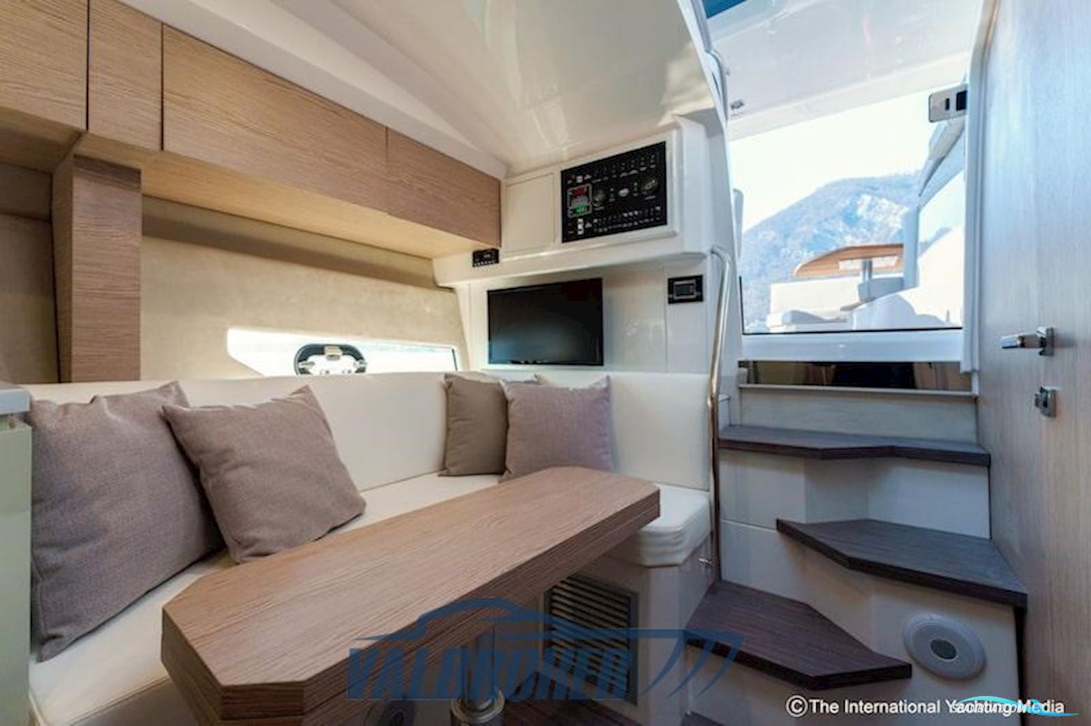 Sessa Marine C3X - Hard top