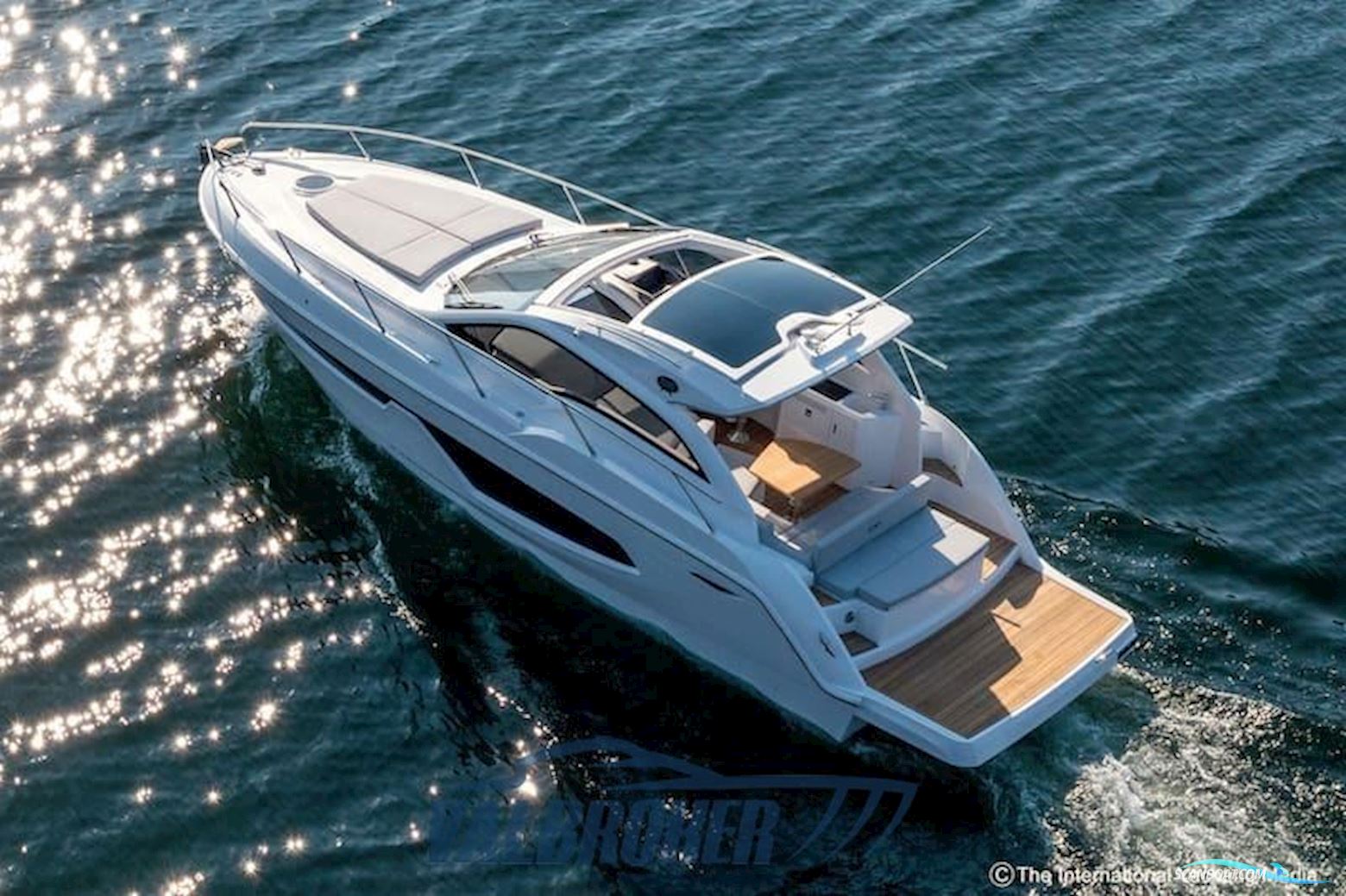 Sessa Marine C3X - Hard Top
