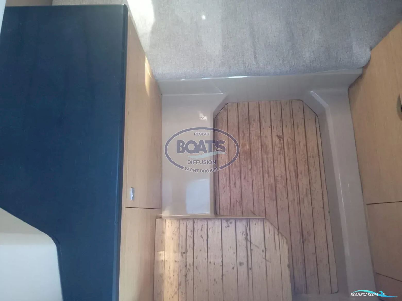 Sessa Marine Key Largo 24