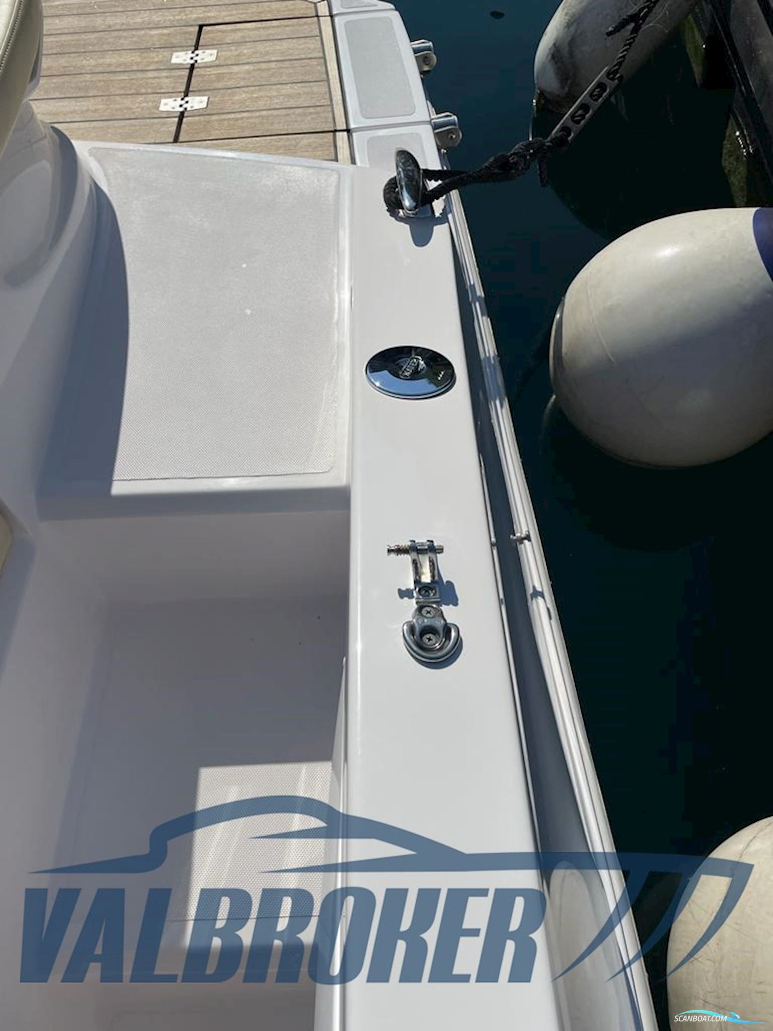 Sessa Marine Key Largo 24