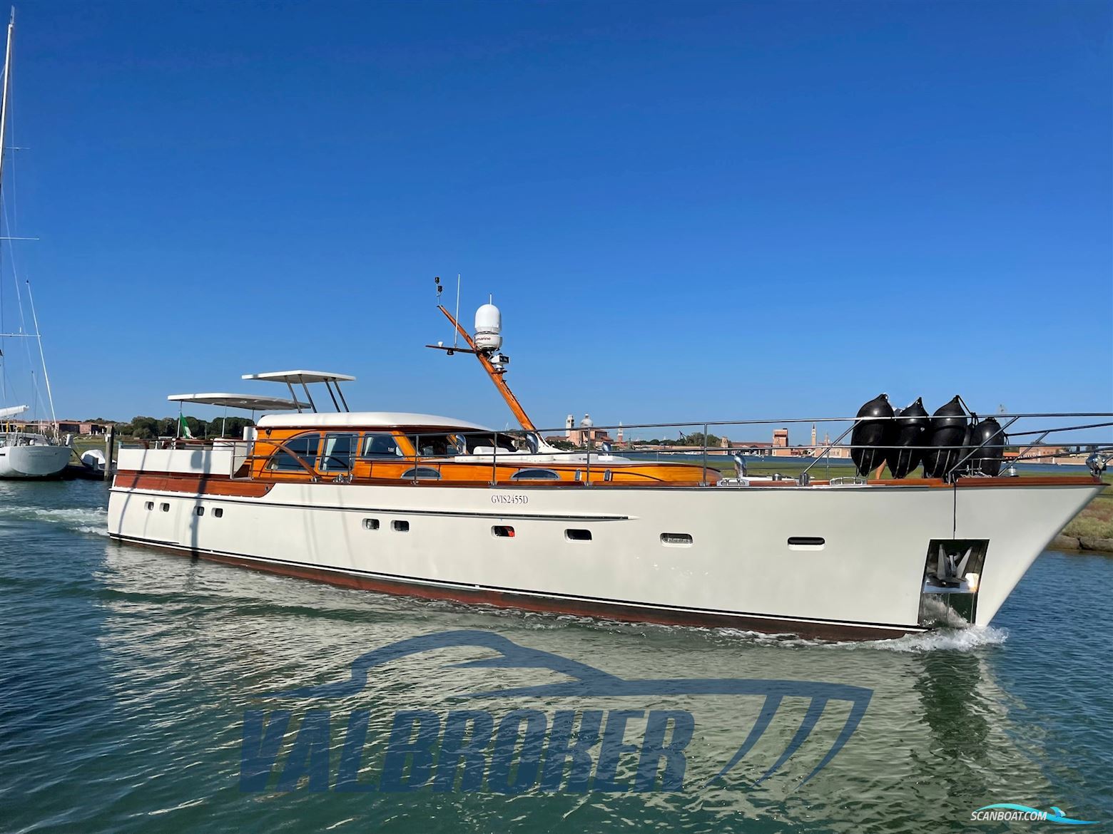 Ship Art BV Classic Cruiser '68 Motorbåd 2001, med Perkins M 225 TI motor, Italien
