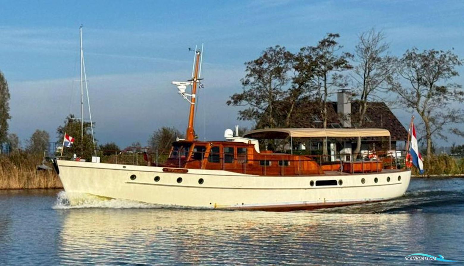 Silver Rondspantkotter 19.44 VS Motorbåd 1956, med Volvo Penta motor, Holland