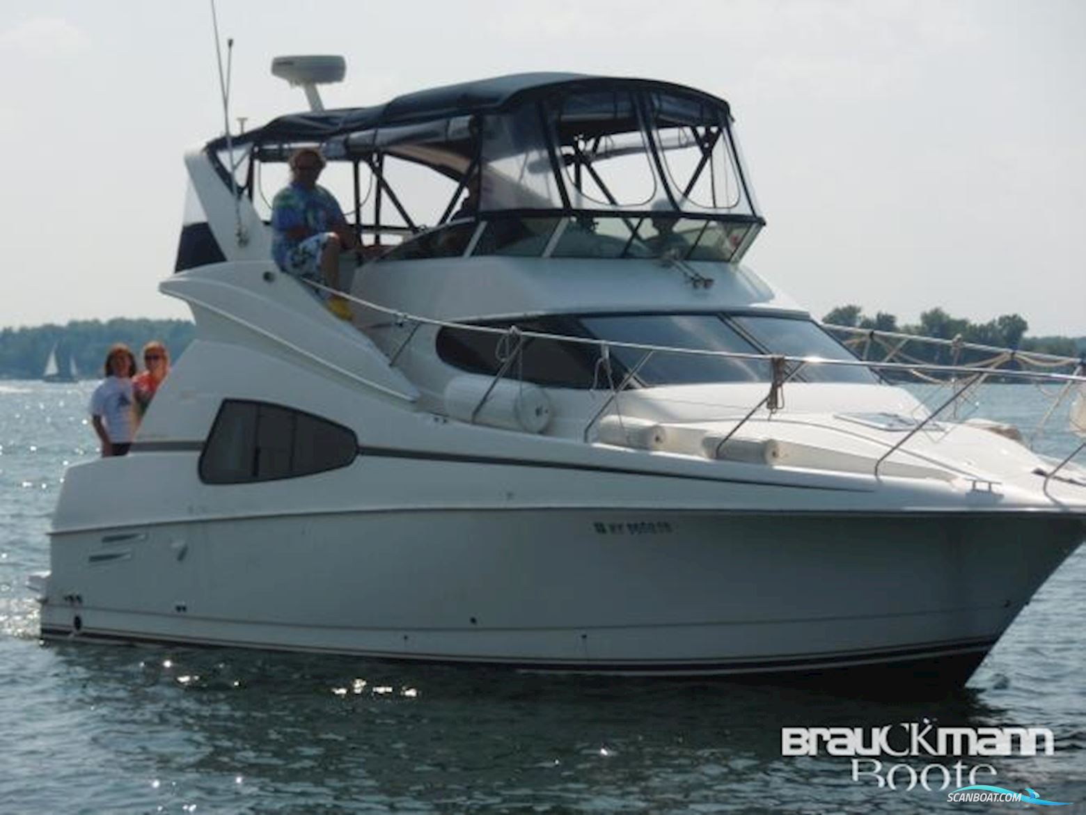 Silverton Marine 330 Sport Bridge