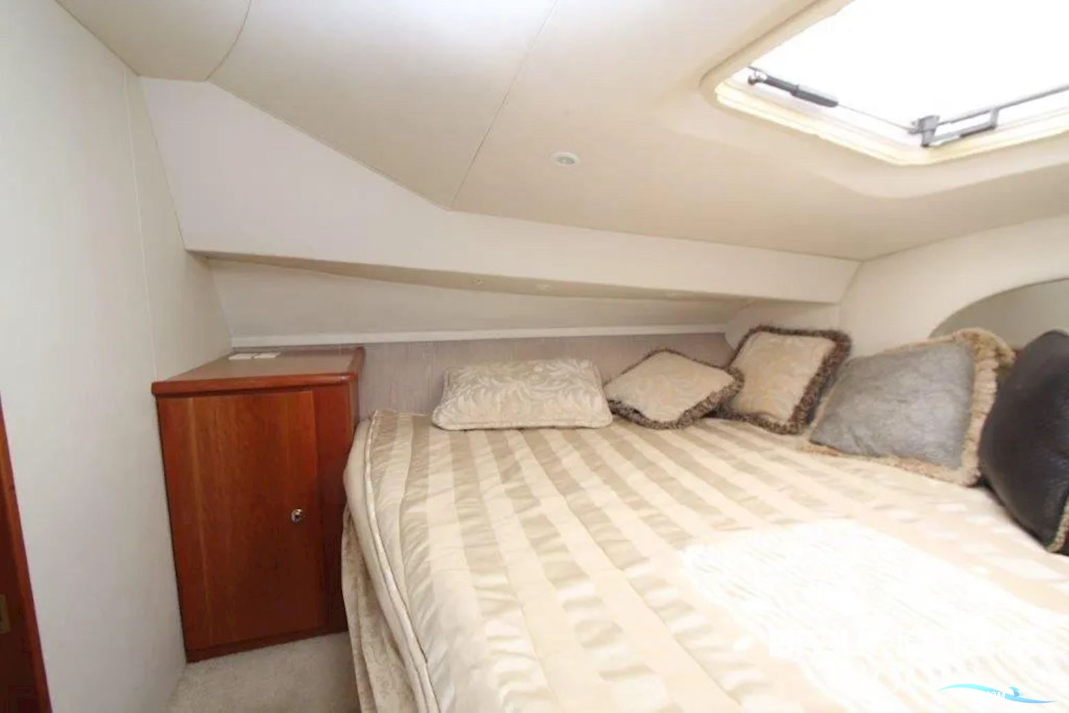 Silverton Marine 330 Sport Bridge