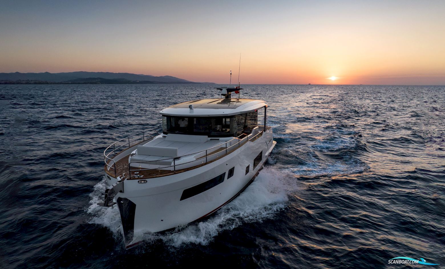 Sirena 48 Coupe Motorbåd 2025, med Engine Type, Choose Between
 motor, Danmark