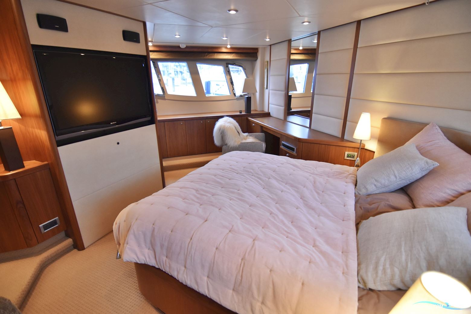 SOLGT Sunseeker Manhattan 70