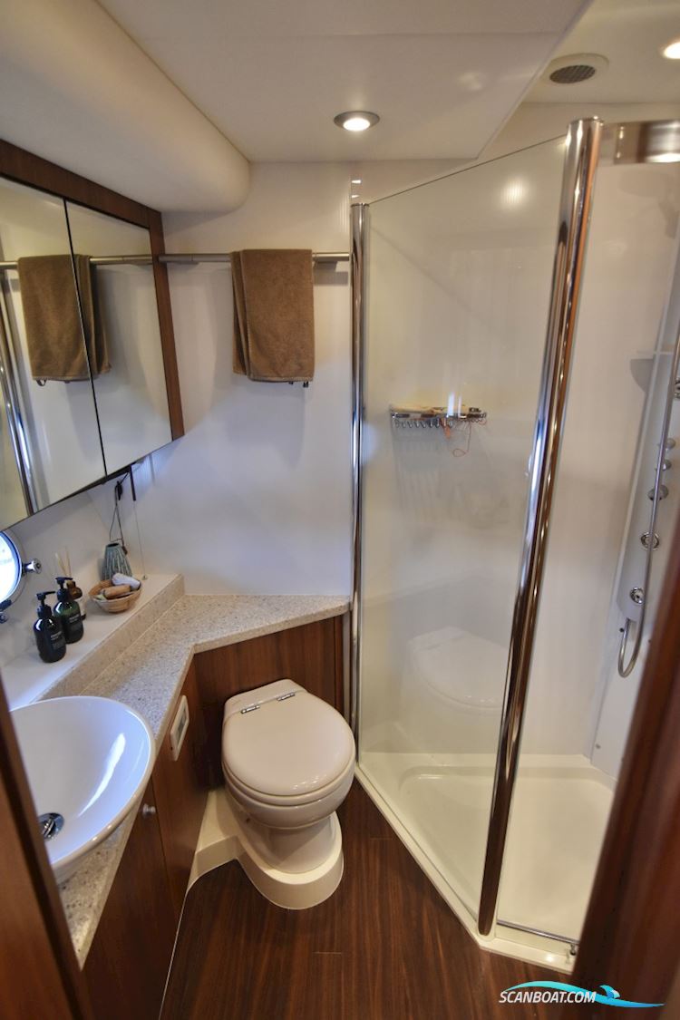 SOLGT Sunseeker Manhattan 70