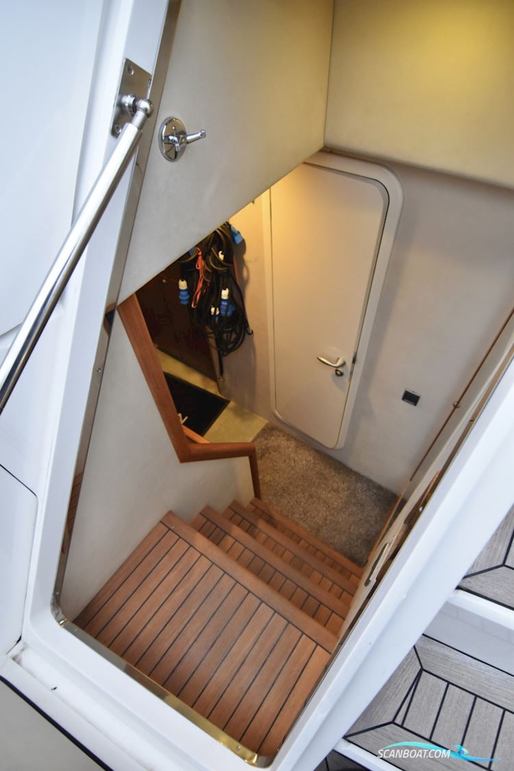 SOLGT Sunseeker Manhattan 70