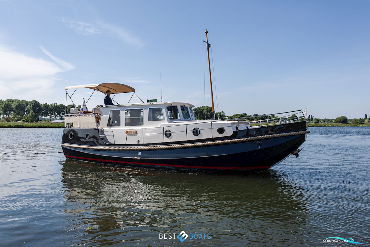 St. Jozef 1050 Salon Motorbåd 1985, med Volvo Penta is Een Toonaangevende Fabrikant Van Maritieme Aandrijfsystemen, Motoren en Accessoires, Bekend om Zijn Innovatieve en Betrouwbare Technol motor, Holland