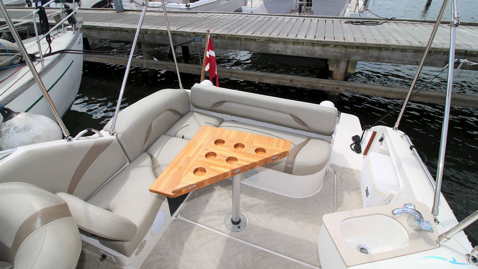 Starcraft 2650 Express Cruiser