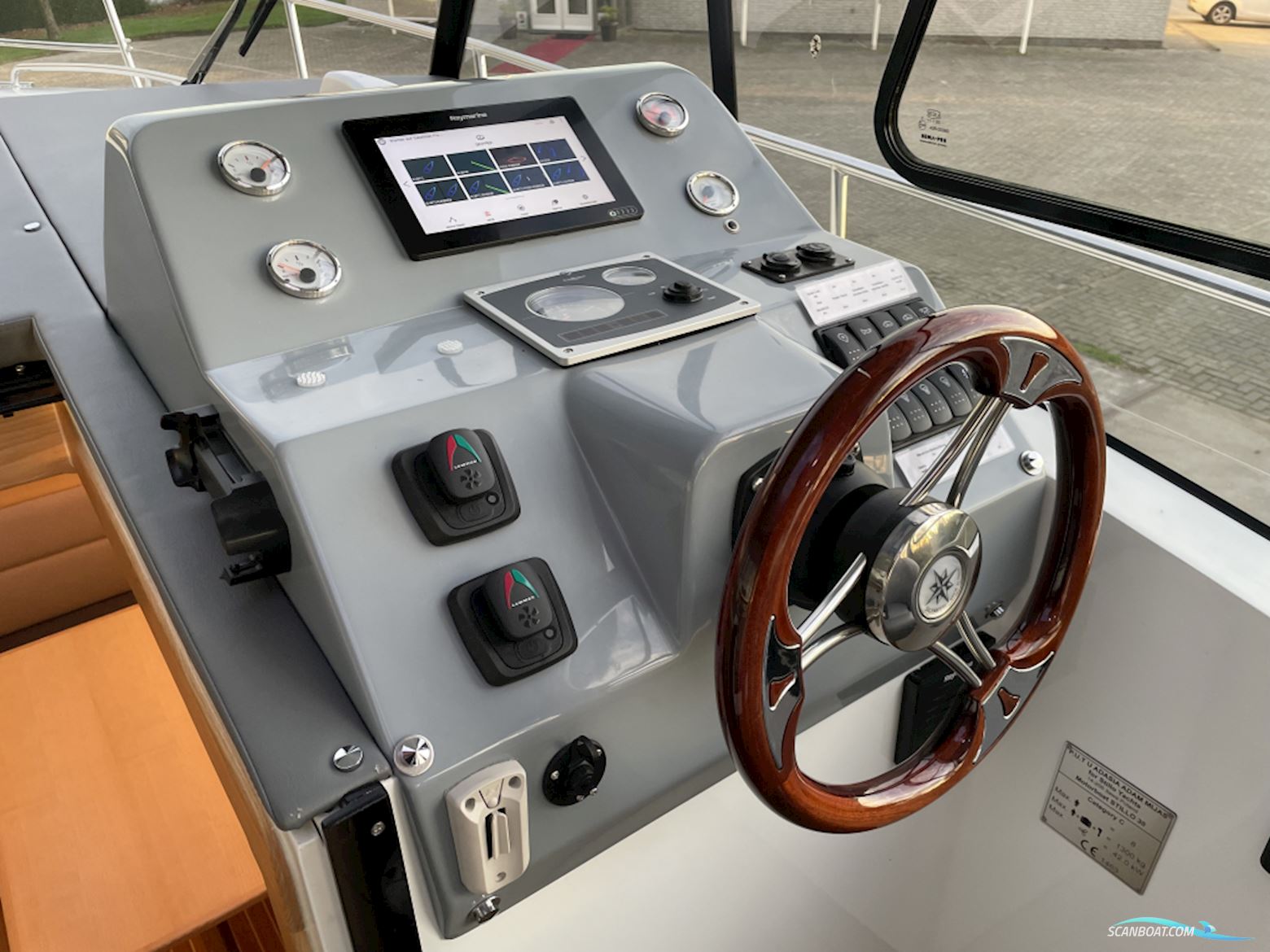 Stillo 30 Bijna als nieuw, luxe uitgerust en direct vaarklaa