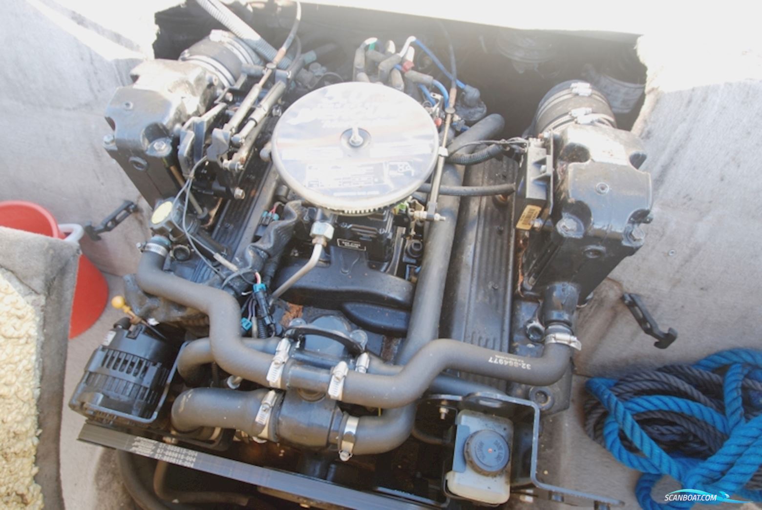 Stingray 220 CS Daycruiser