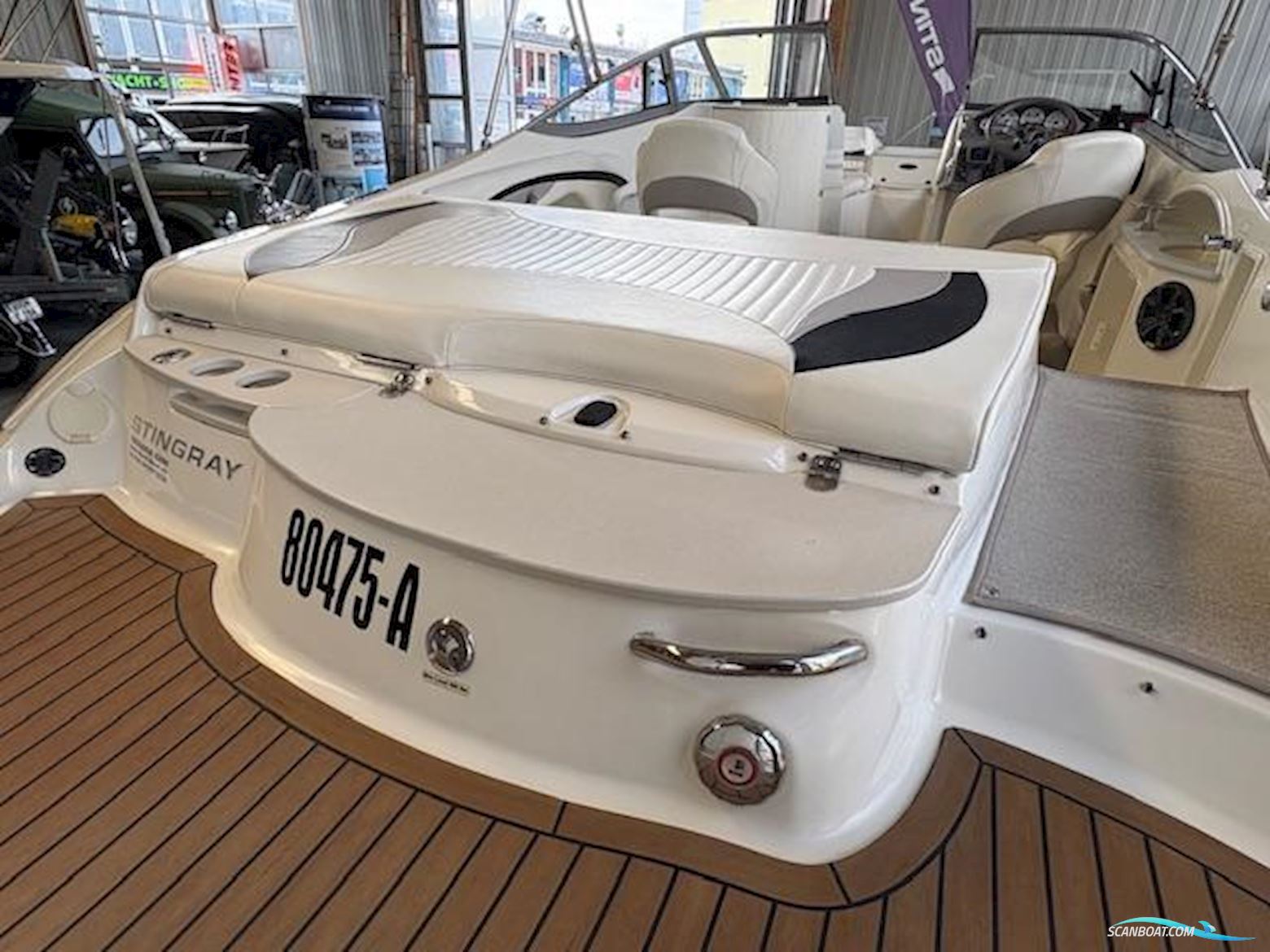 Stingray 235 LR