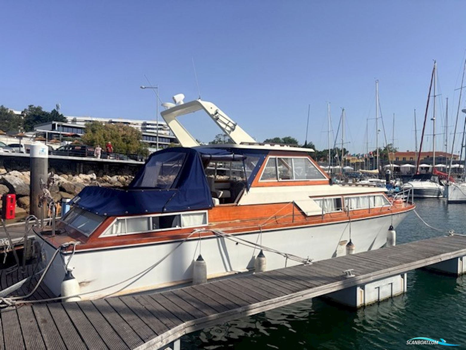 Storebro Royal Cruiser 34 Motorbåd 1977, med Volvo Penta Tmd40A motor, Portugal