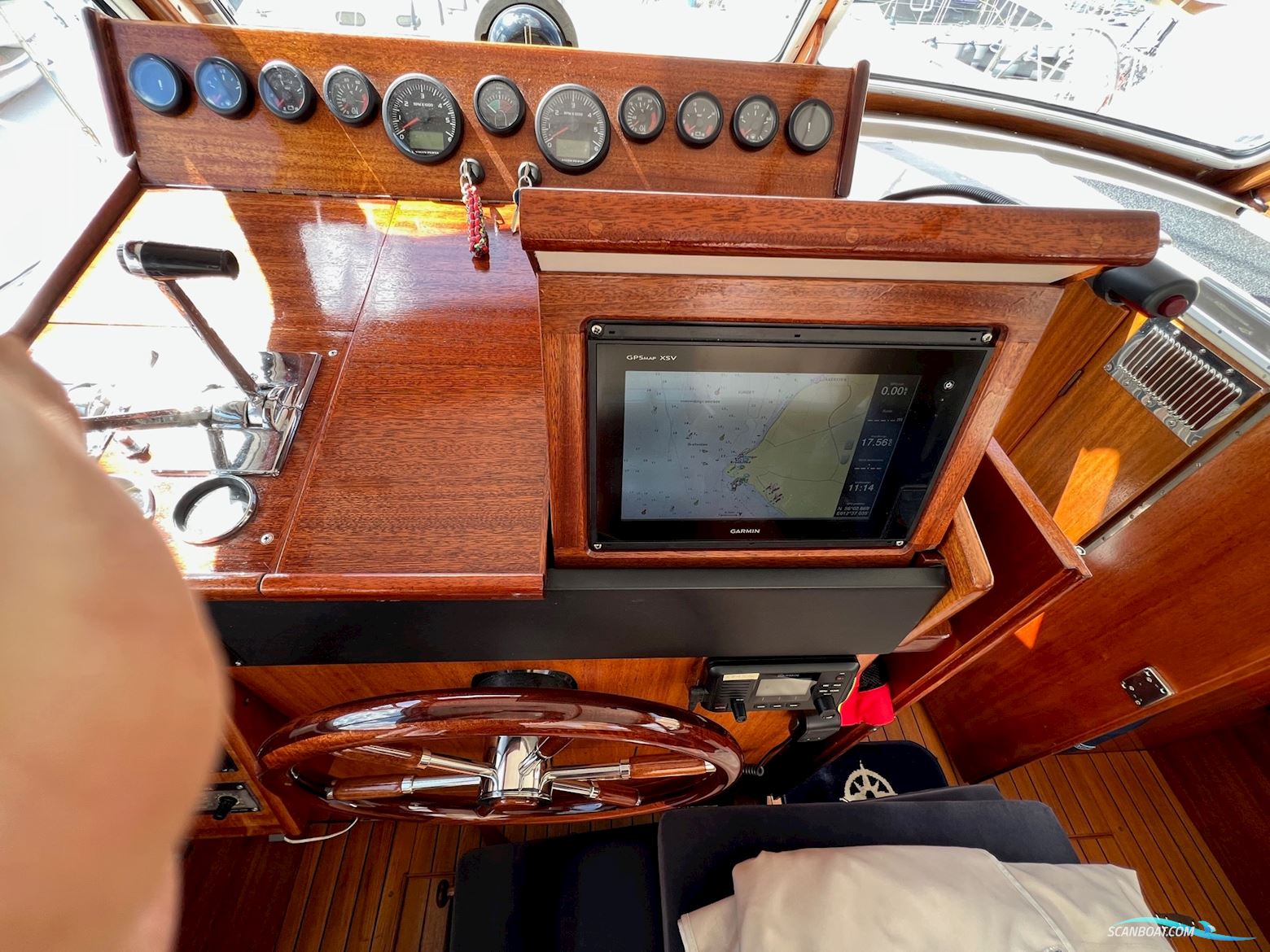 Storø 34, hysterisk velholdt og smækfyldt med lækre detaljer og stil.