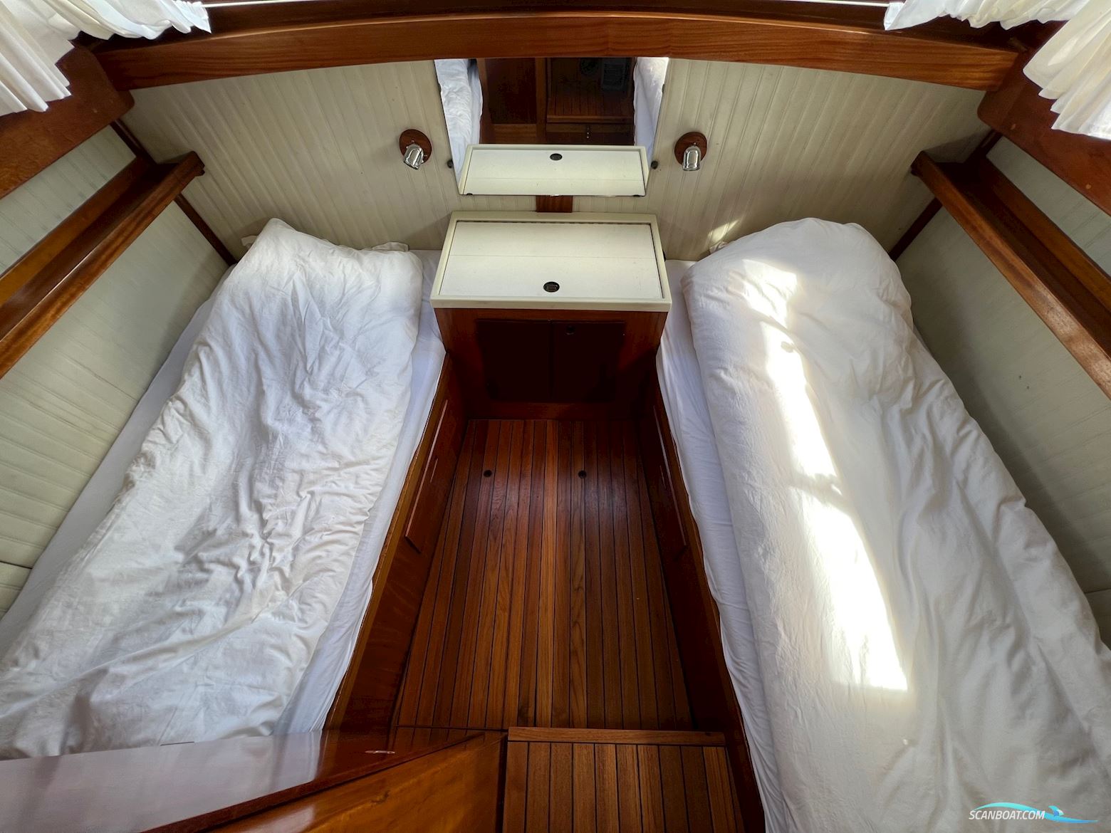 Storø 34, hysterisk velholdt og smækfyldt med lækre detaljer og stil.