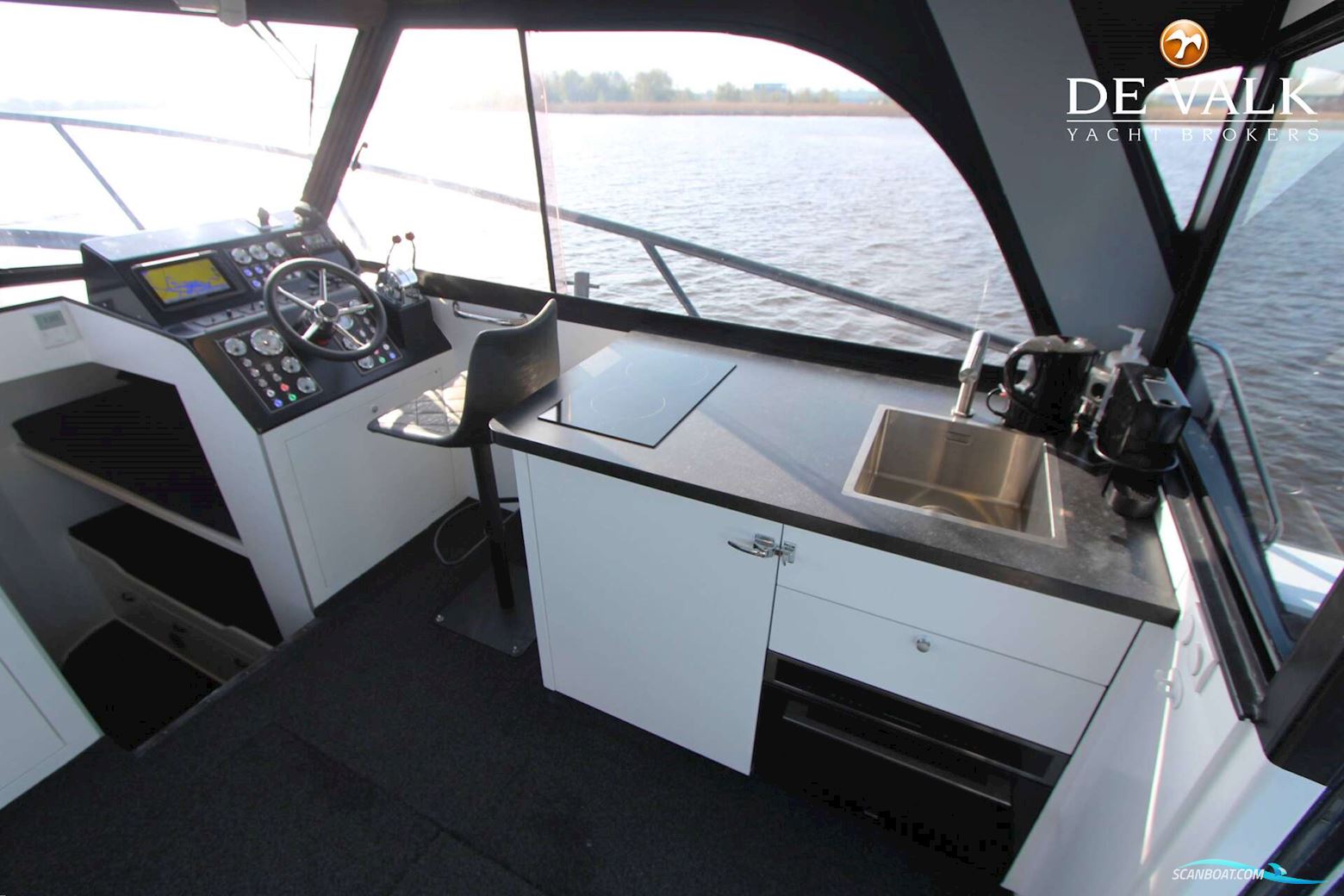 Striker 44