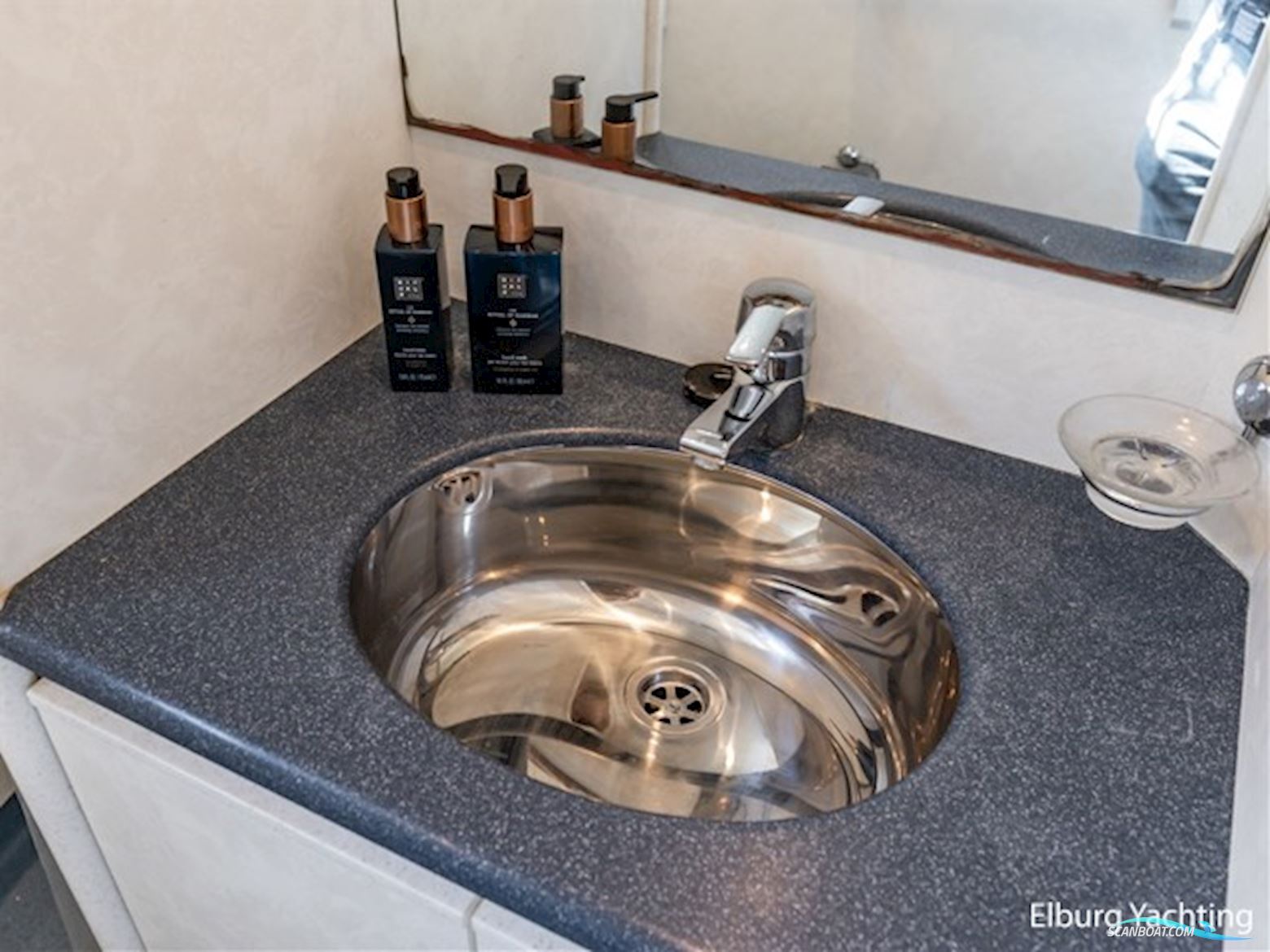 Sturier 480 AC - Vast Stuurhuis - Stabilizers