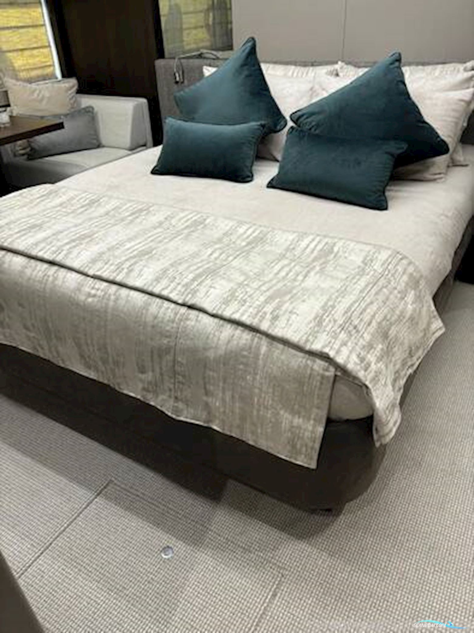 Sunseeker 76 Yacht