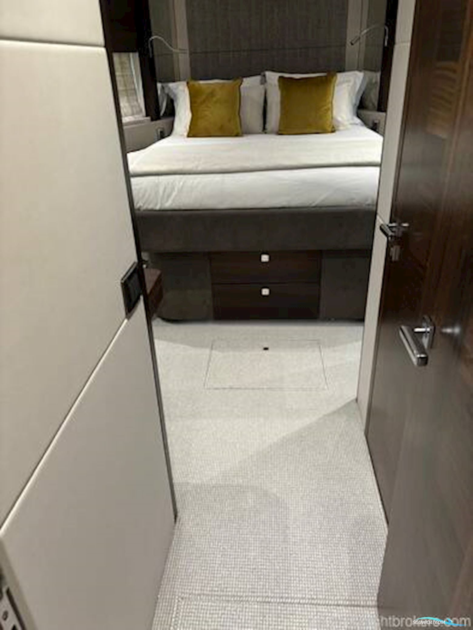 Sunseeker 76 Yacht