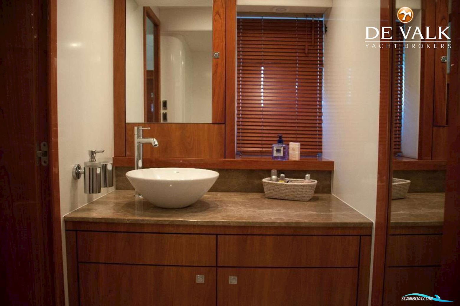 Sunseeker Manhattan 63