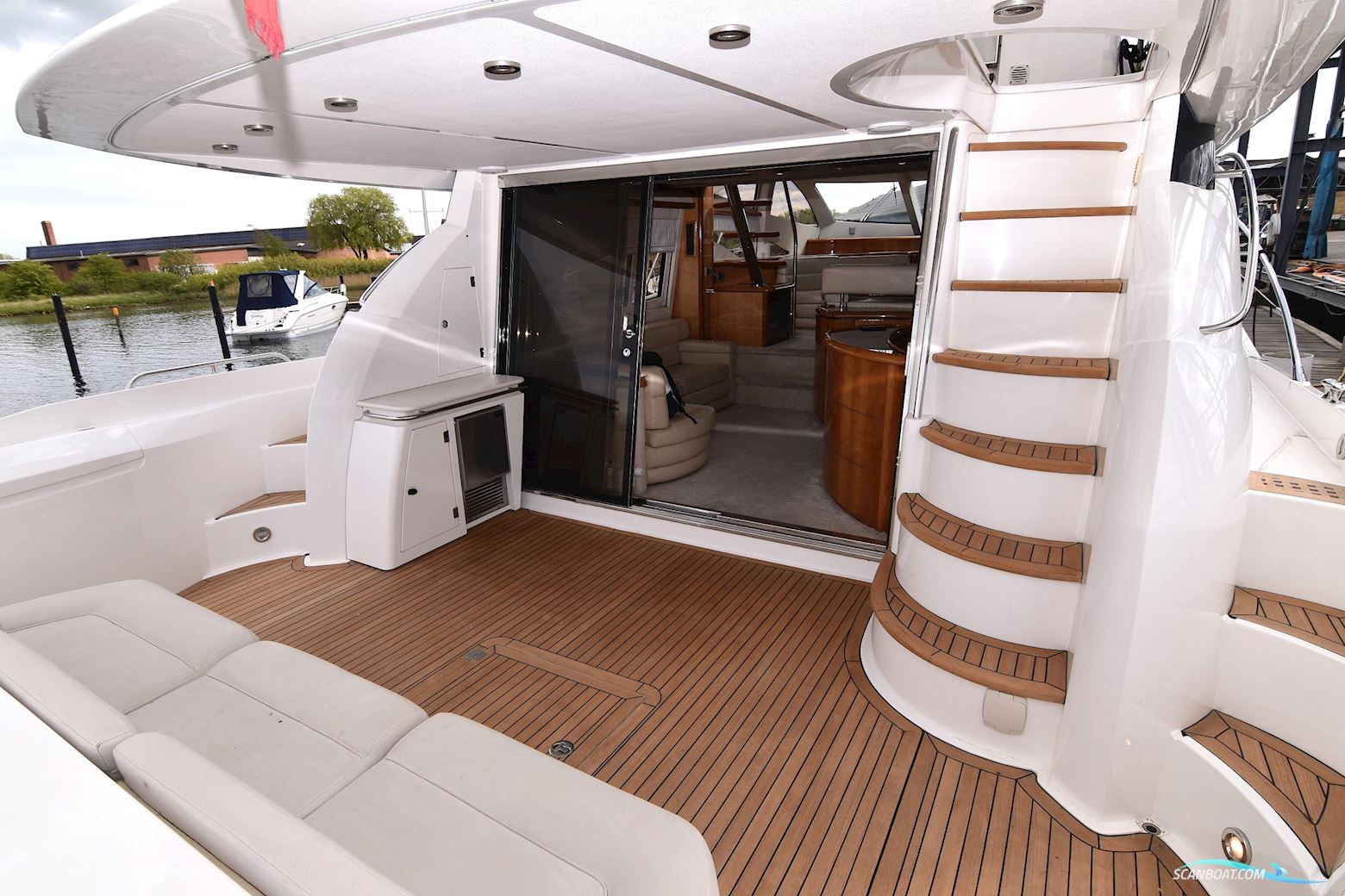 Sunseeker Manhattan 64