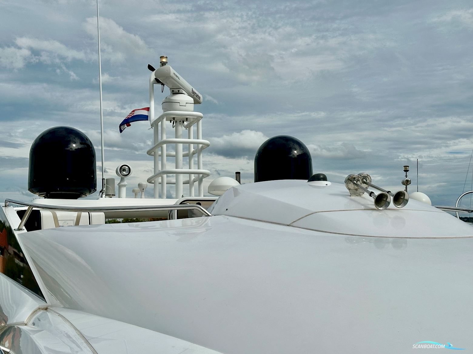 Sunseeker Predator 74