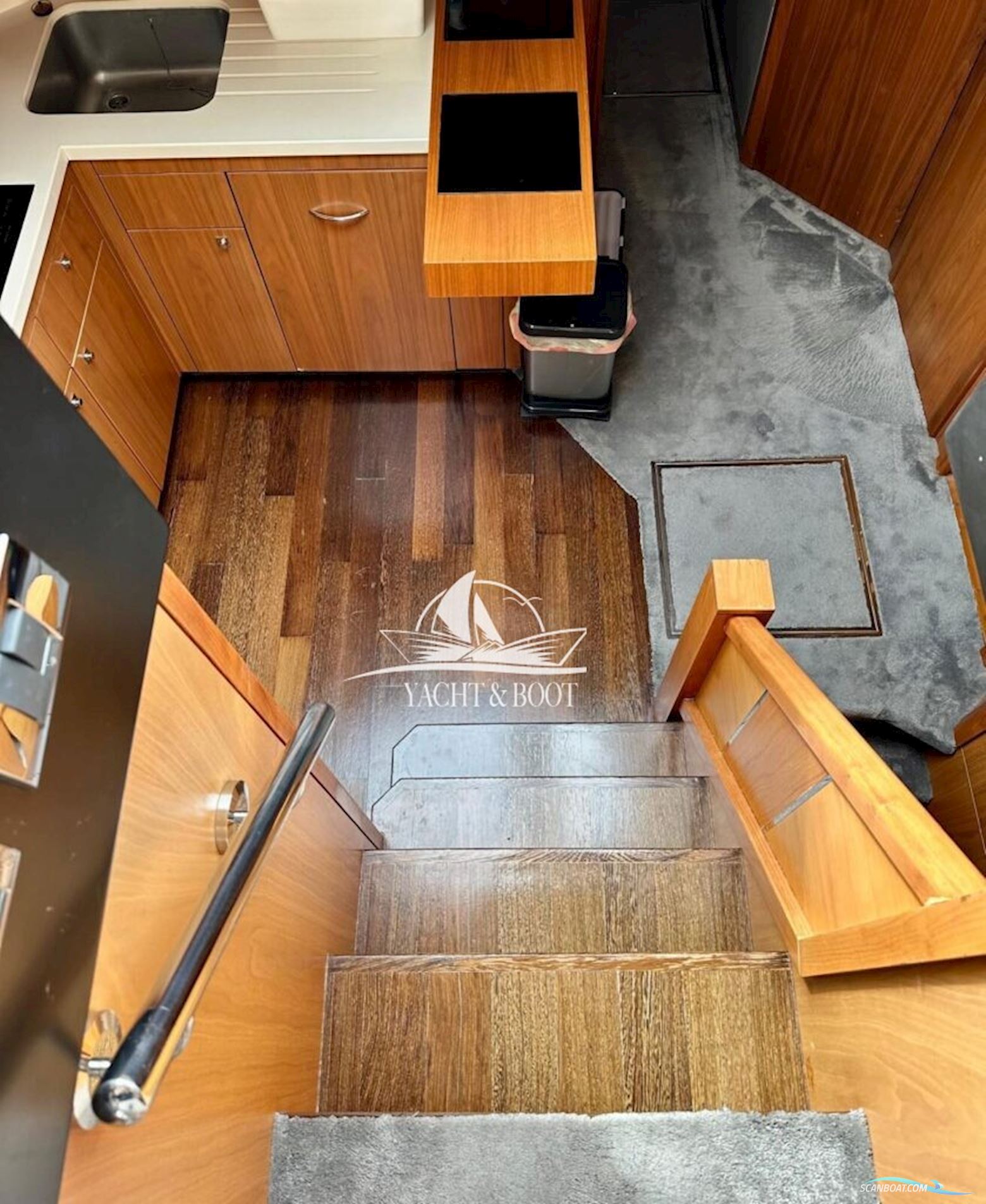 Sunseeker Predator 74 Sports Fly