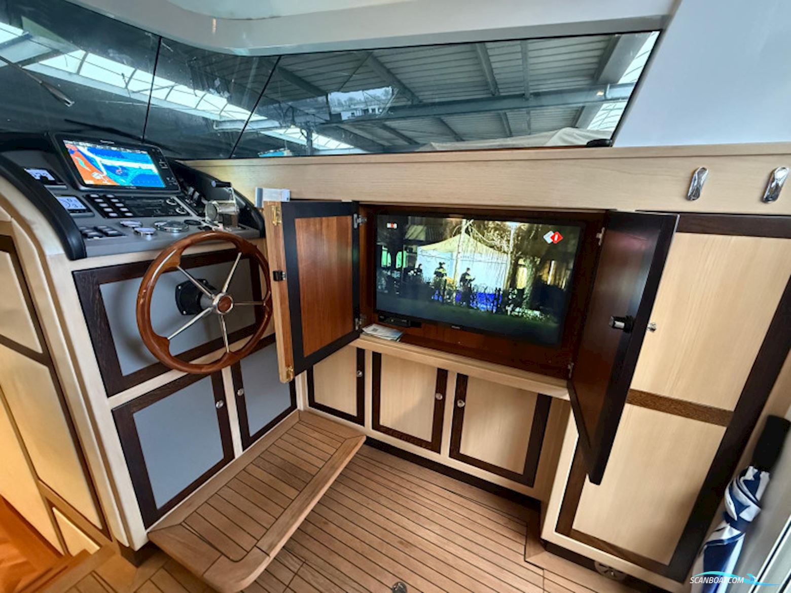 Super Van Craft 13.20 River