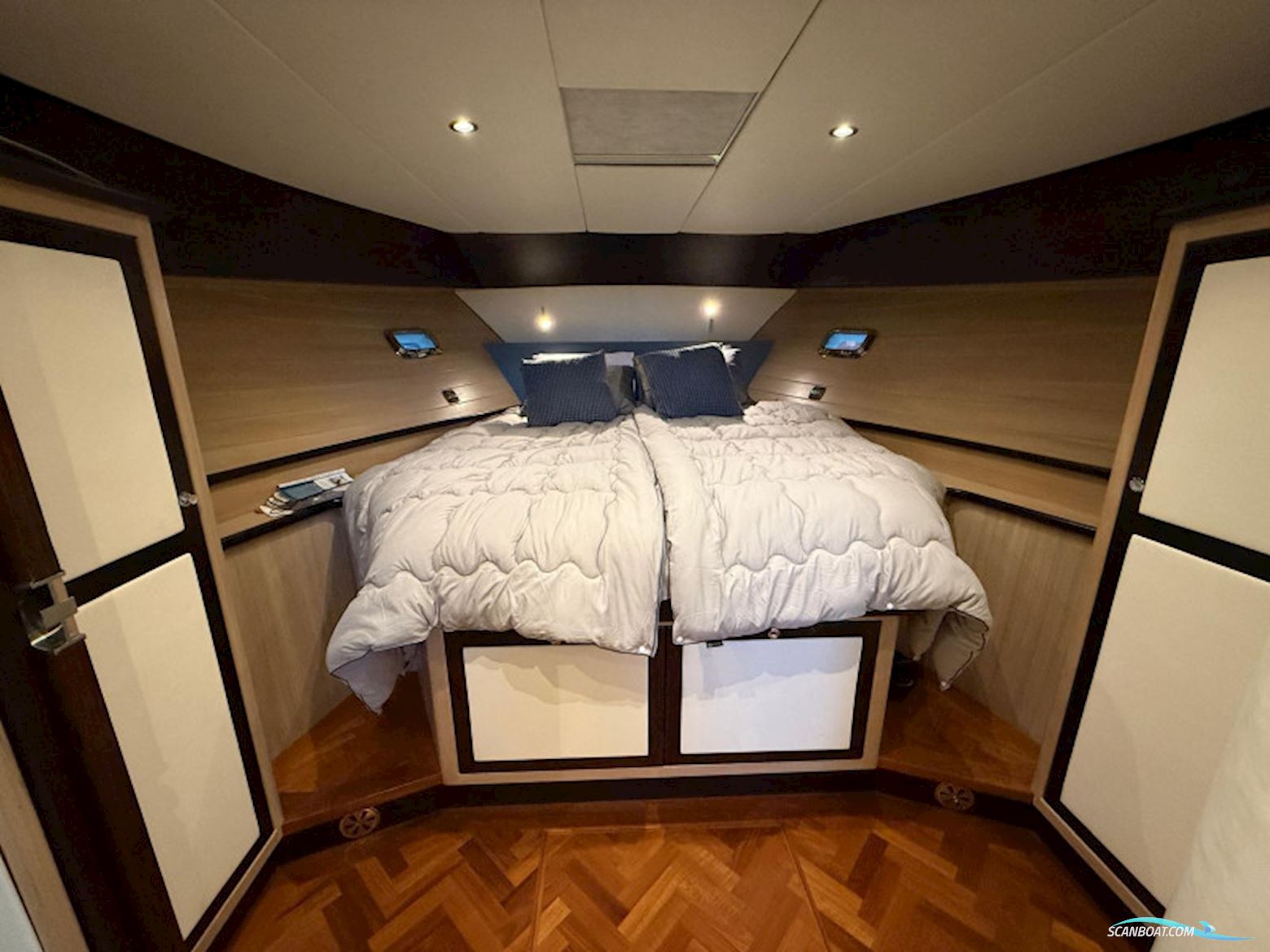 Super Van Craft 13.20 River