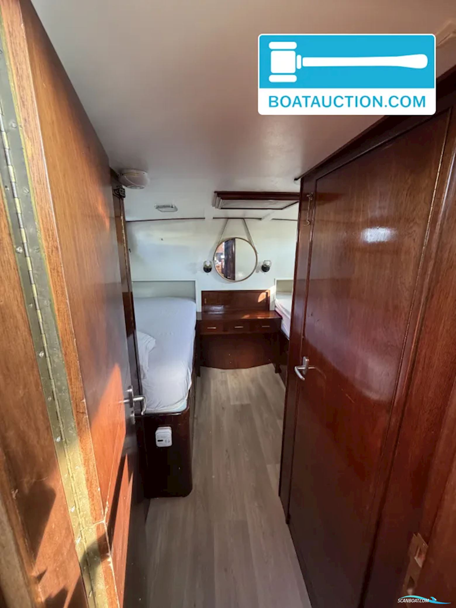 Super Van Craft 13.50