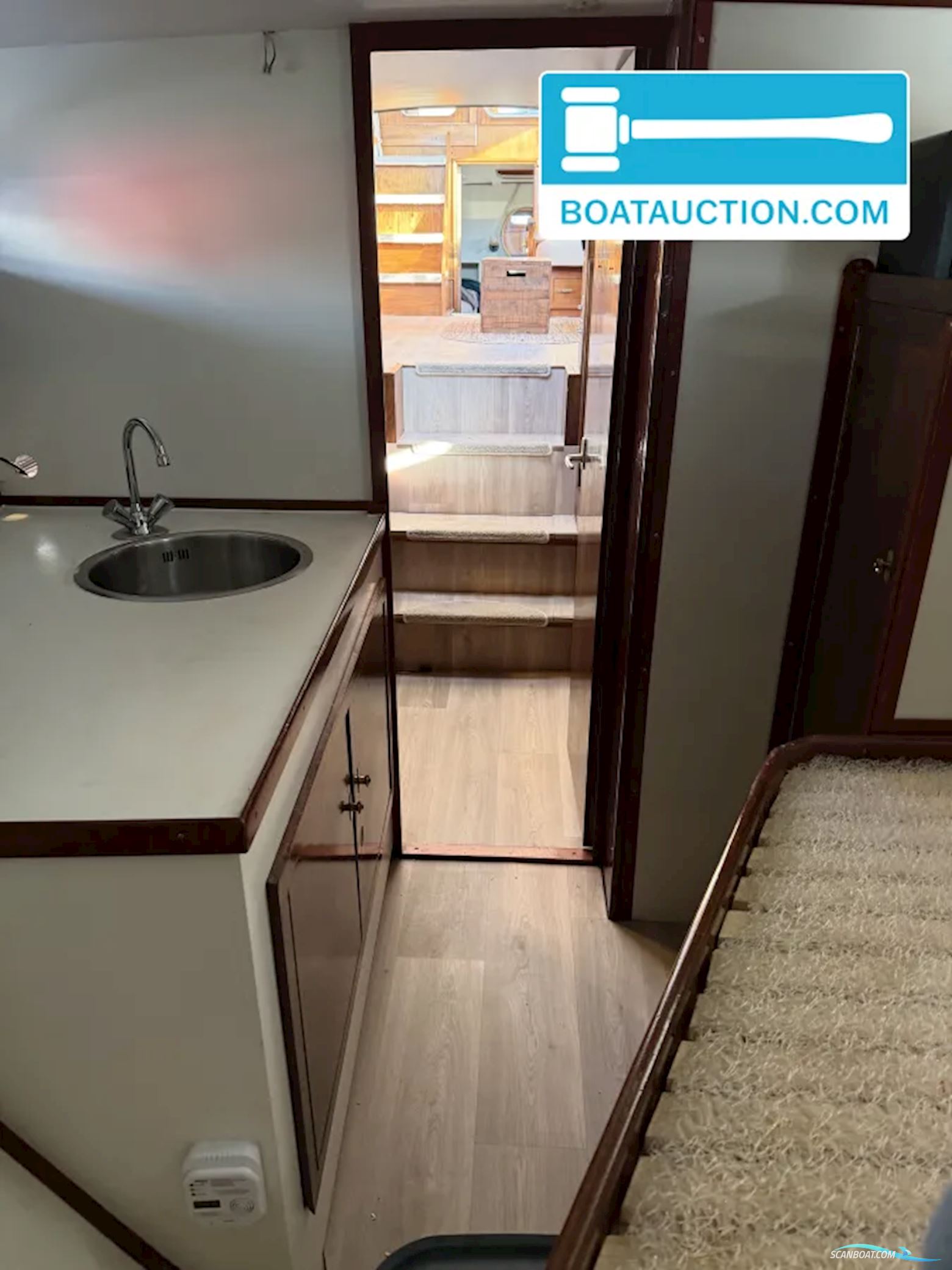 Super Van Craft 13.50