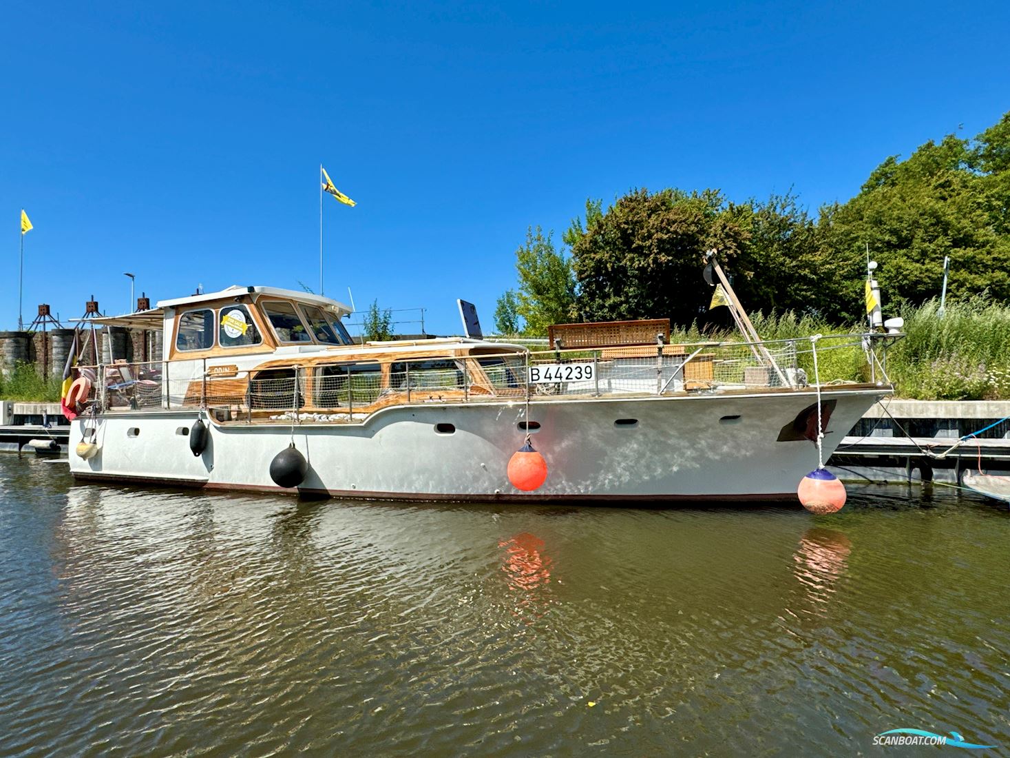 Super Van Craft 13.80 Motorbåd 1962, med Volvo Penta MD47 motor, Belgien