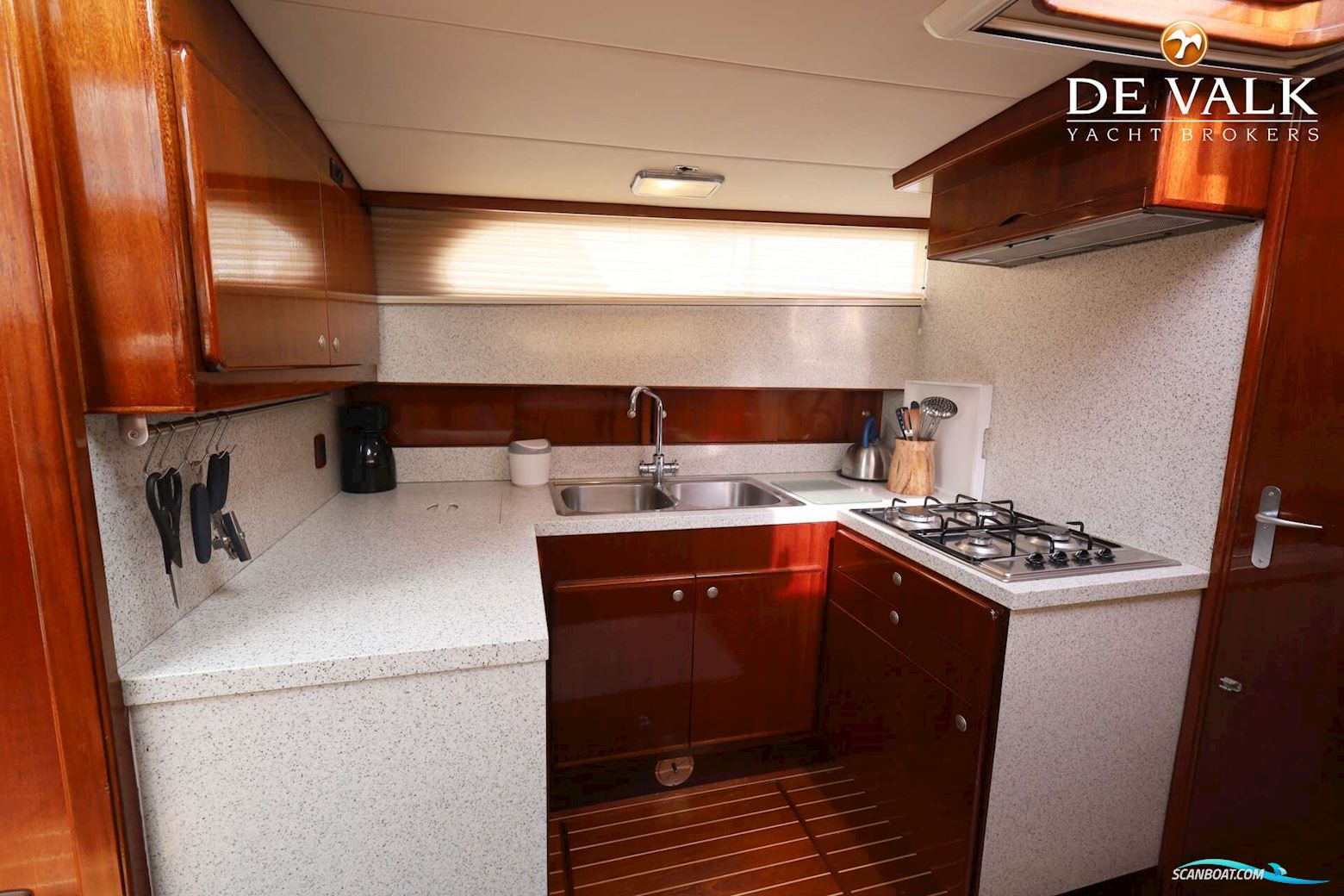 Super Van Craft 1570