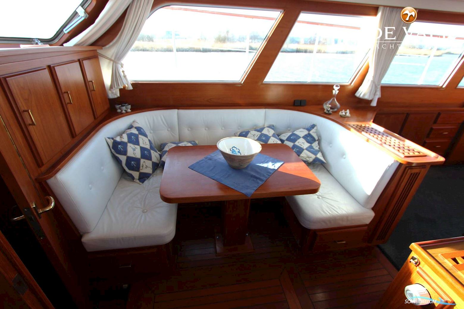 Super Van Craft 1570