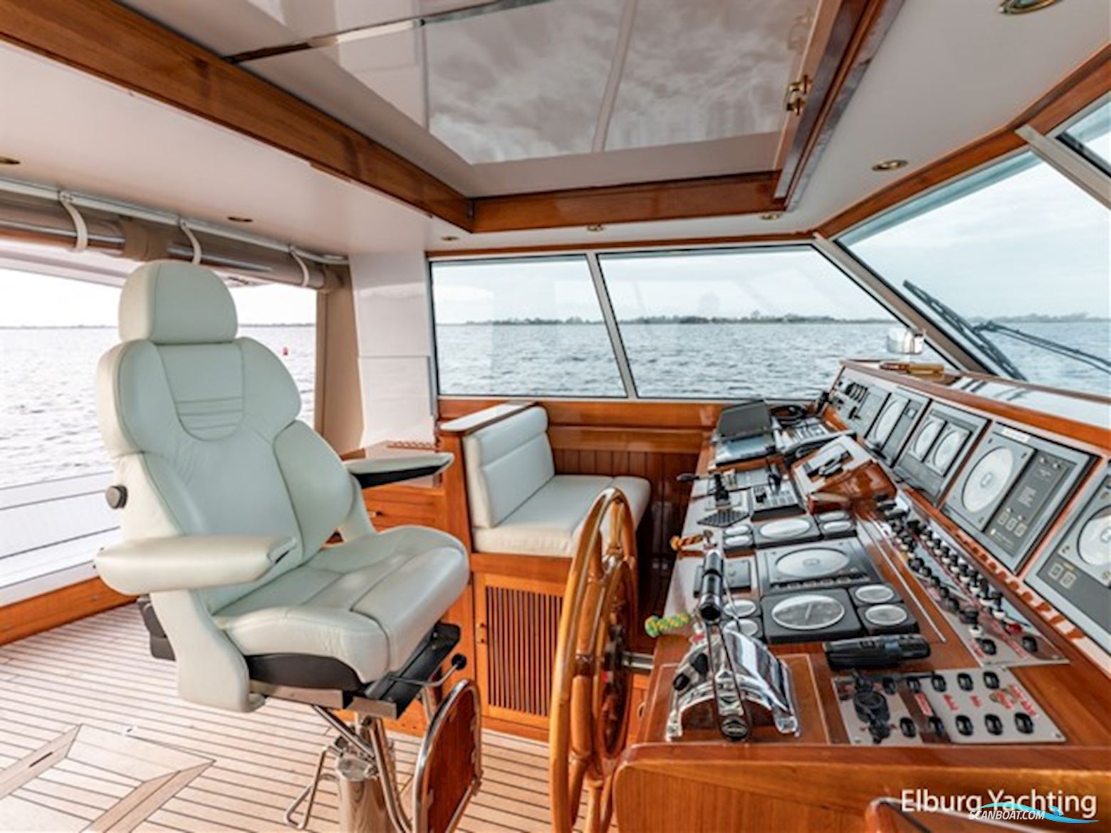 Super van Craft 18.60 - Vast Stuurhuis 