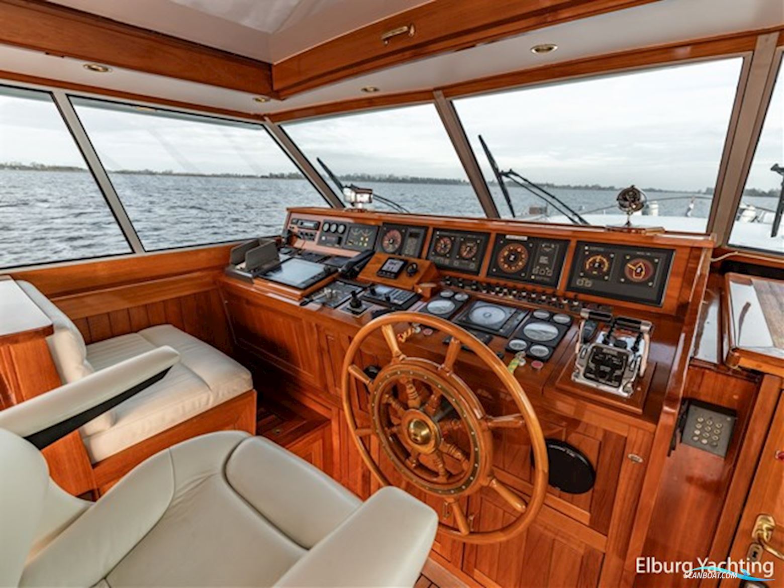 Super van Craft 18.60 - Vast Stuurhuis 