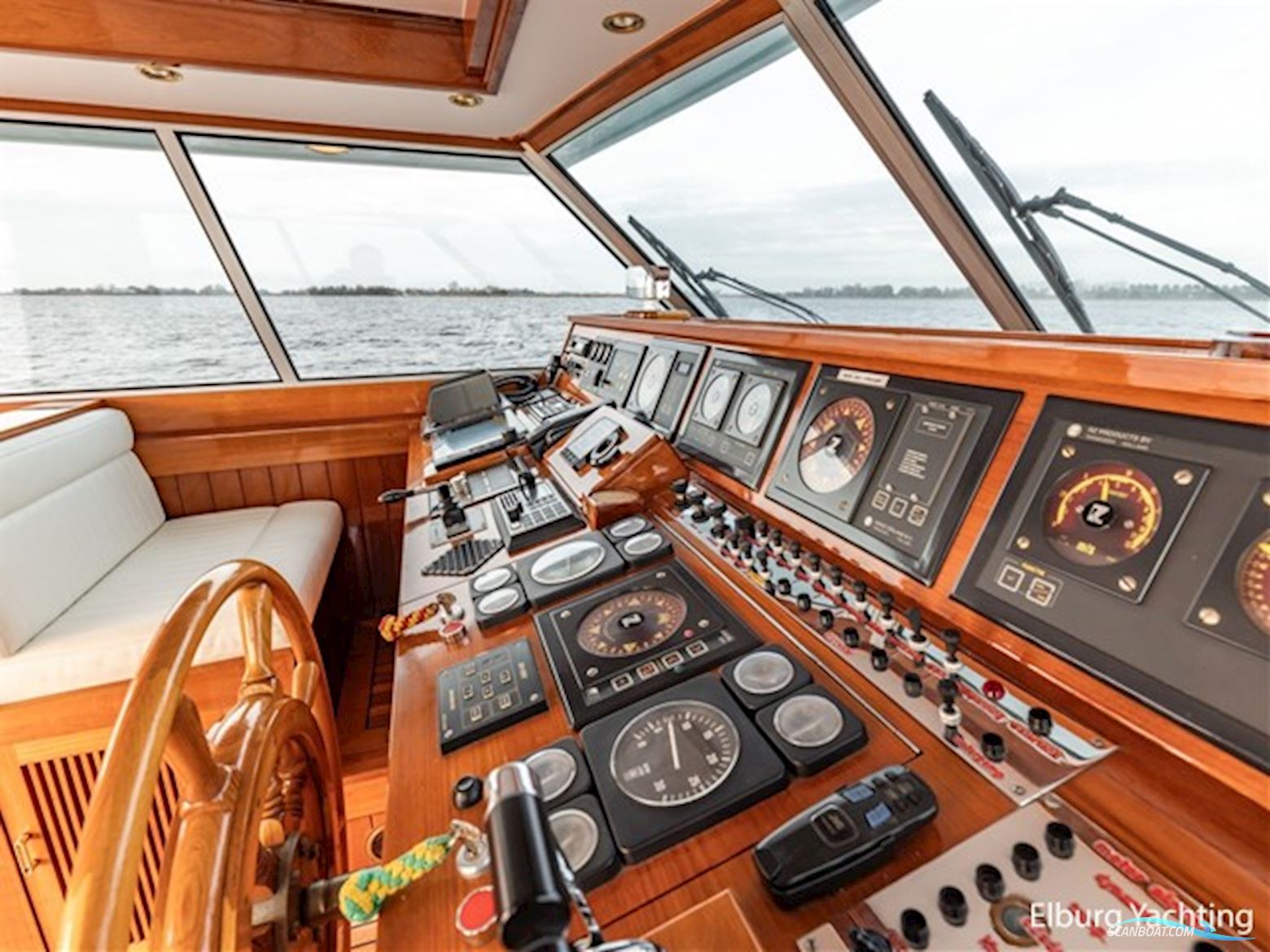 Super van Craft 18.60 - Vast Stuurhuis 