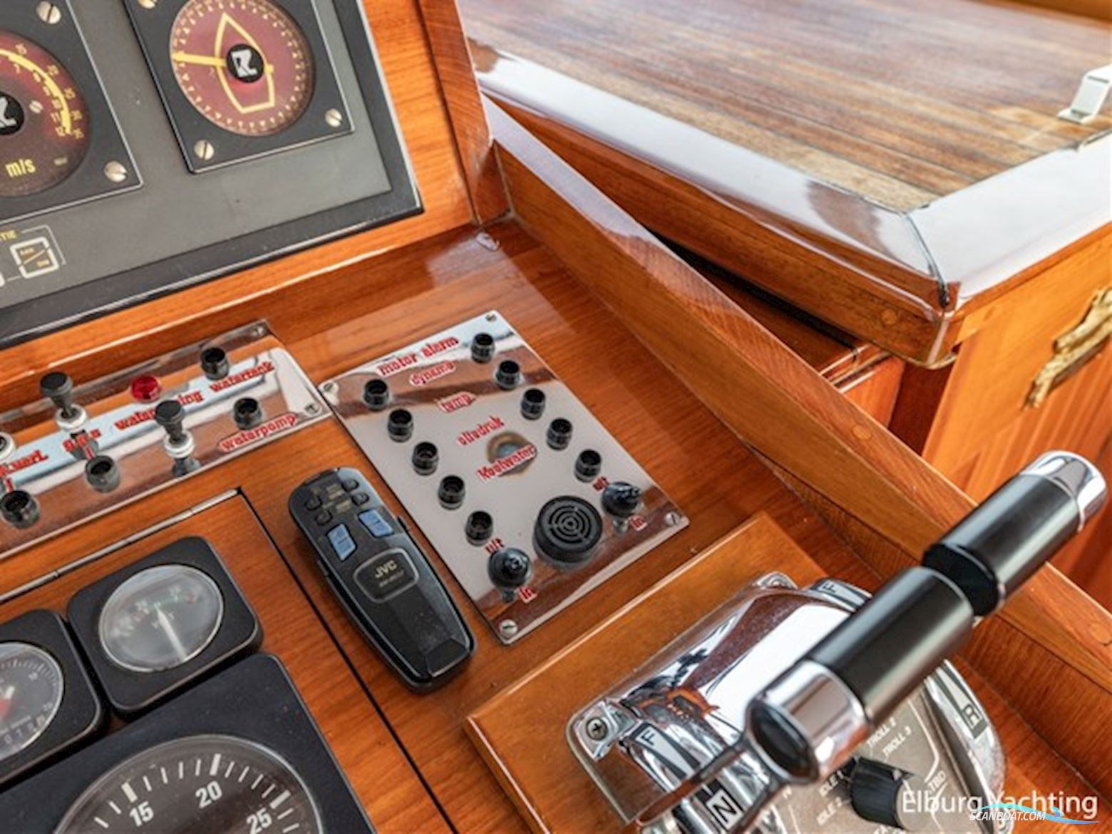 Super van Craft 18.60 - Vast Stuurhuis 