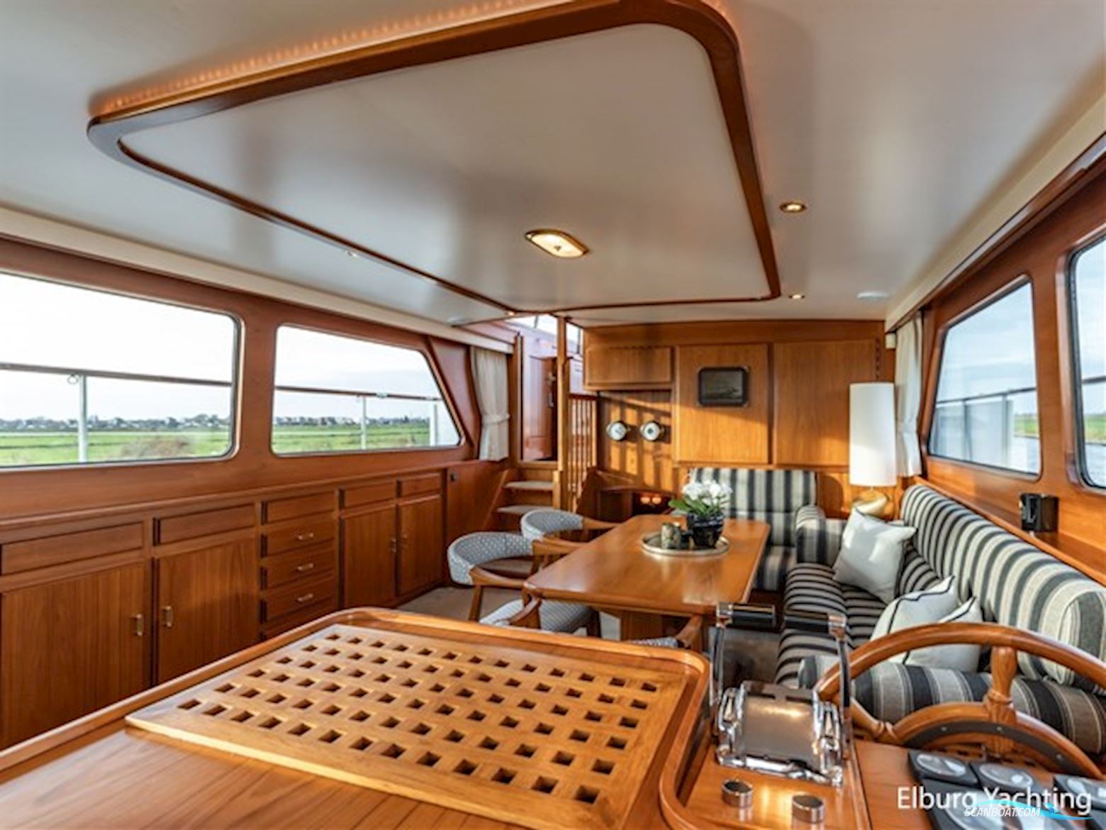 Super van Craft 18.60 - Vast Stuurhuis 