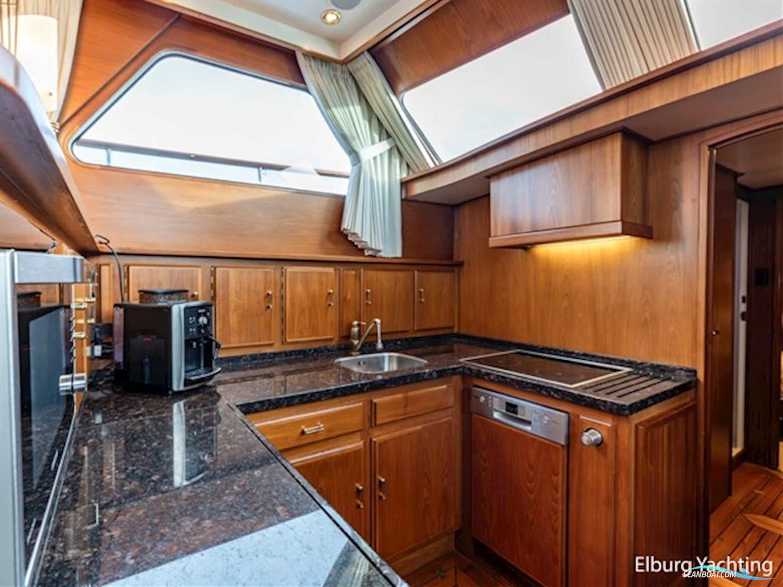 Super van Craft 18.60 - Vast Stuurhuis 