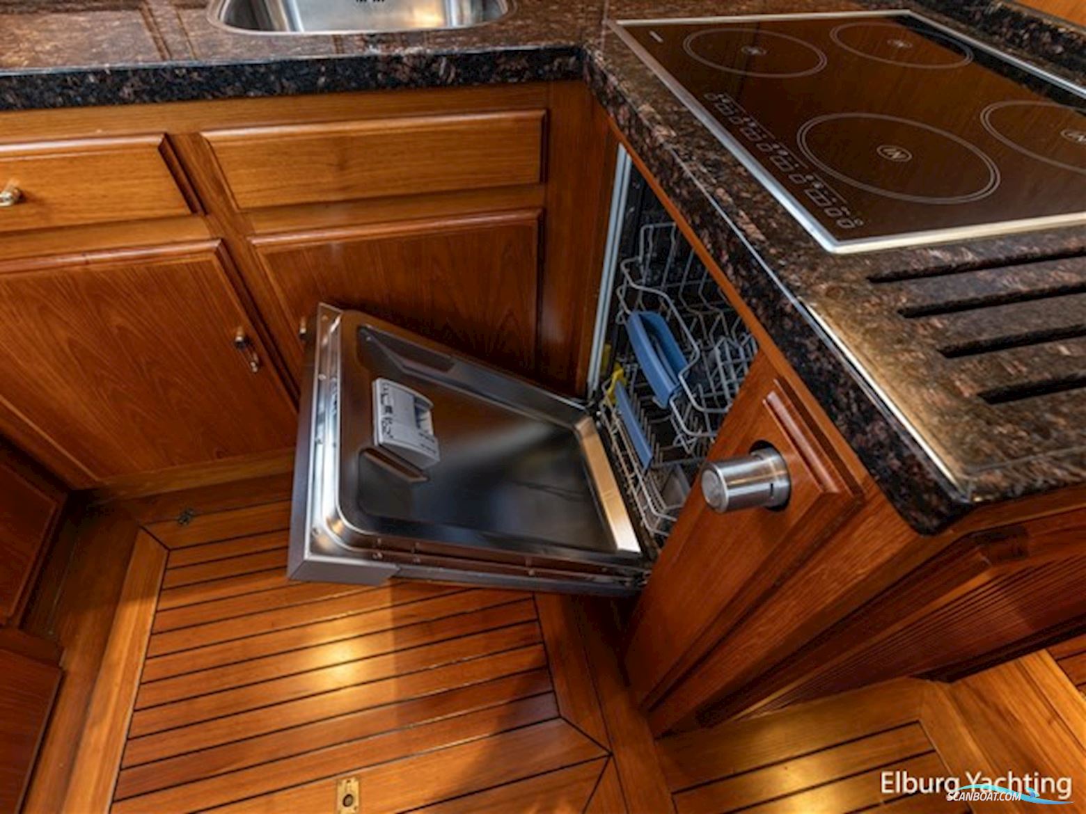 Super van Craft 18.60 - Vast Stuurhuis 