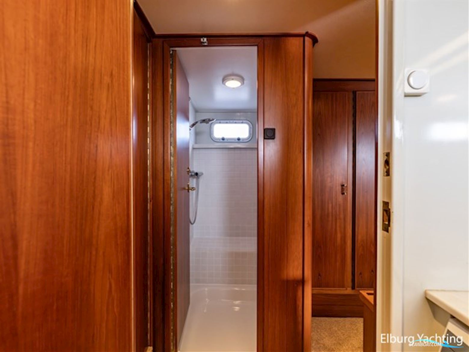 Super van Craft 18.60 - Vast Stuurhuis 