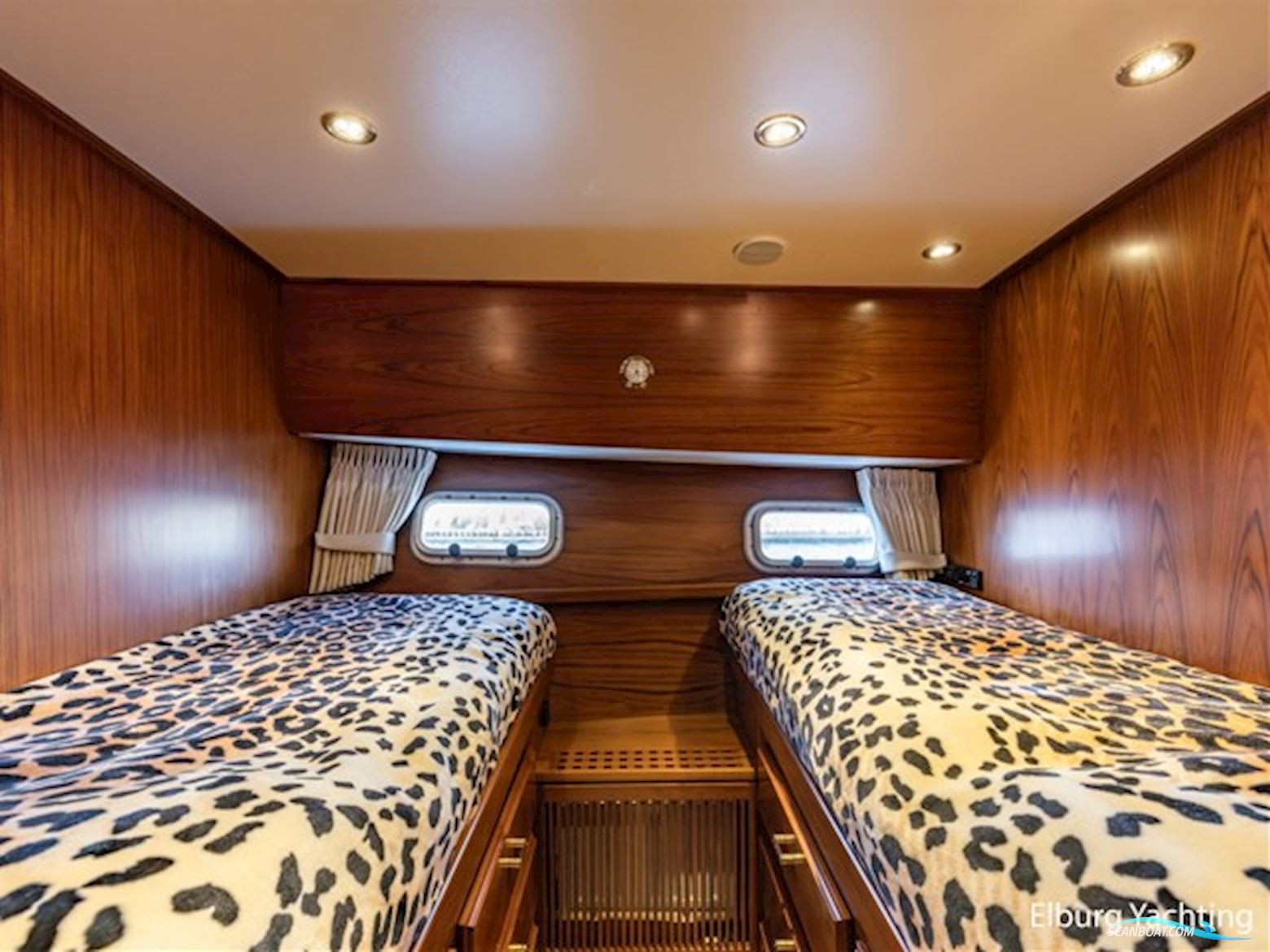 Super van Craft 18.60 - Vast Stuurhuis 