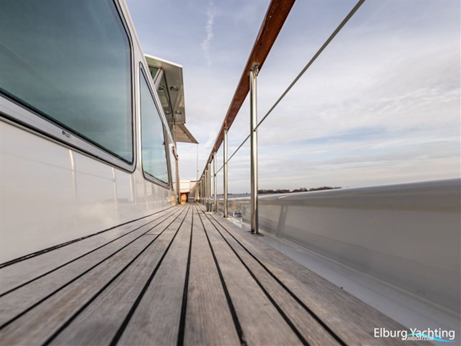 Super van Craft 18.60 - Vast Stuurhuis 