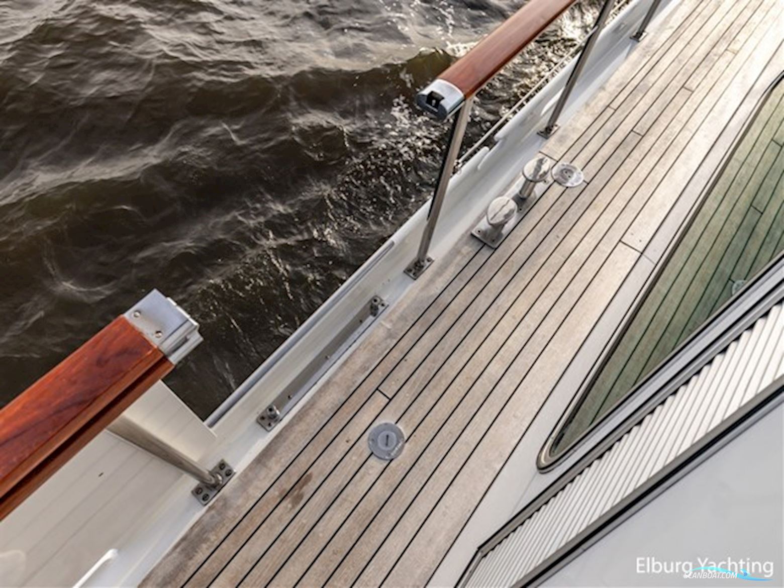 Super van Craft 18.60 - Vast Stuurhuis 