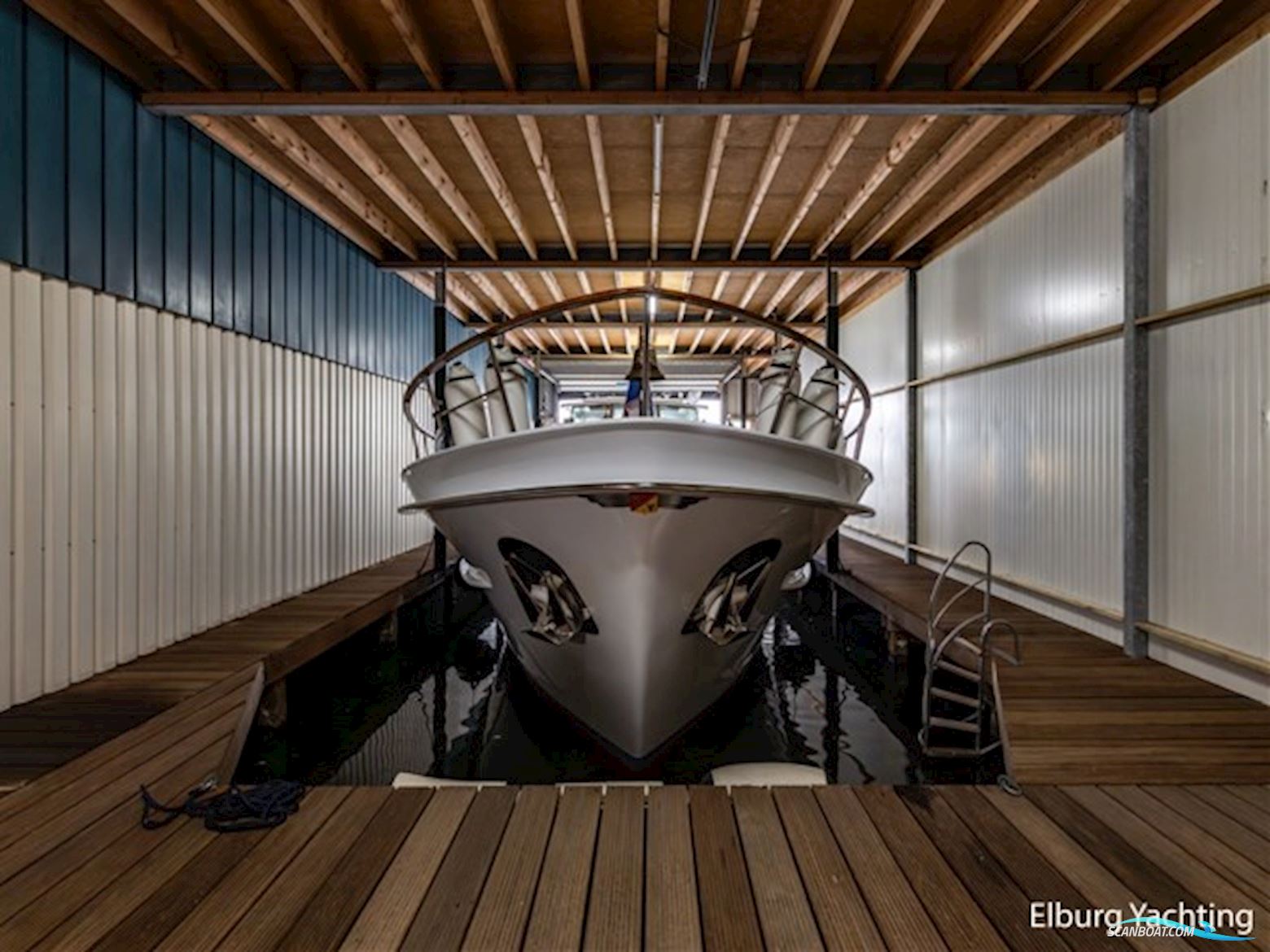 Super Van Craft 18.60 - Vast Stuurhuis